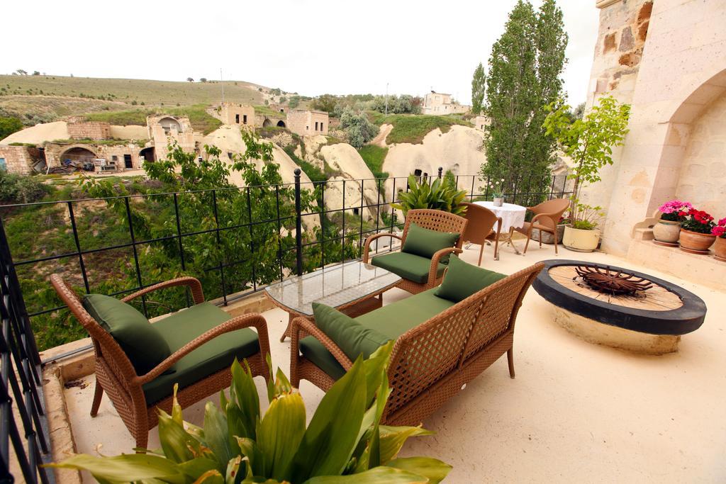 Blue Valley Cave Hotel