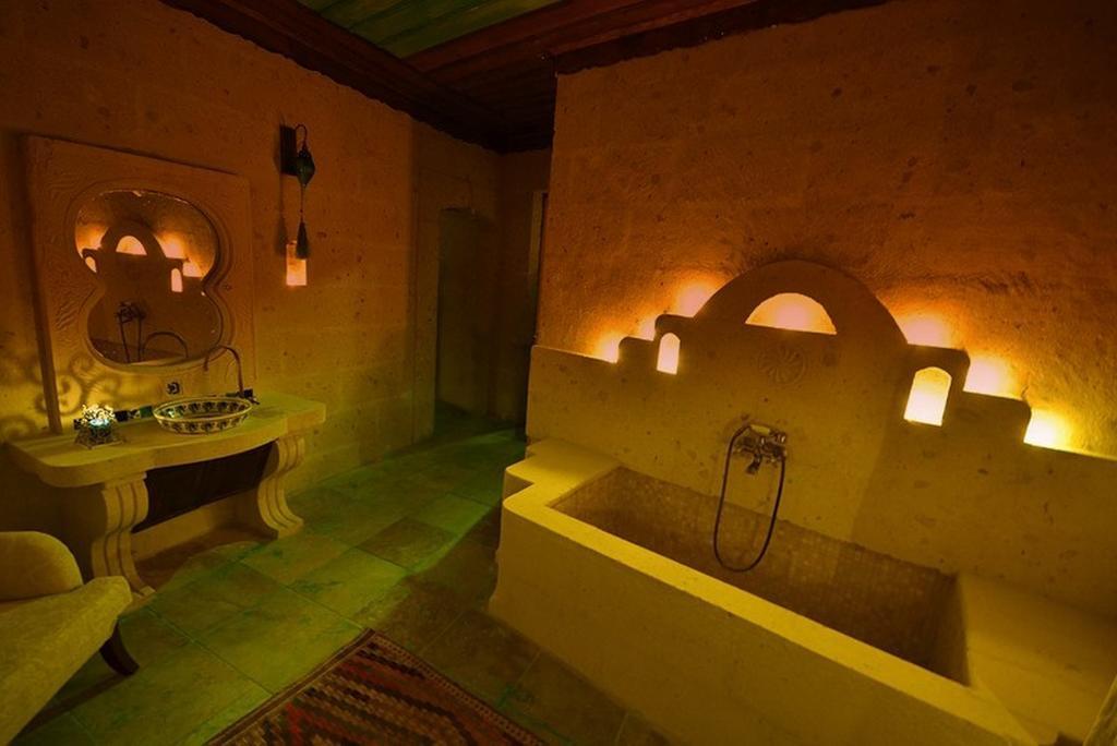Blue Valley Cave Hotel