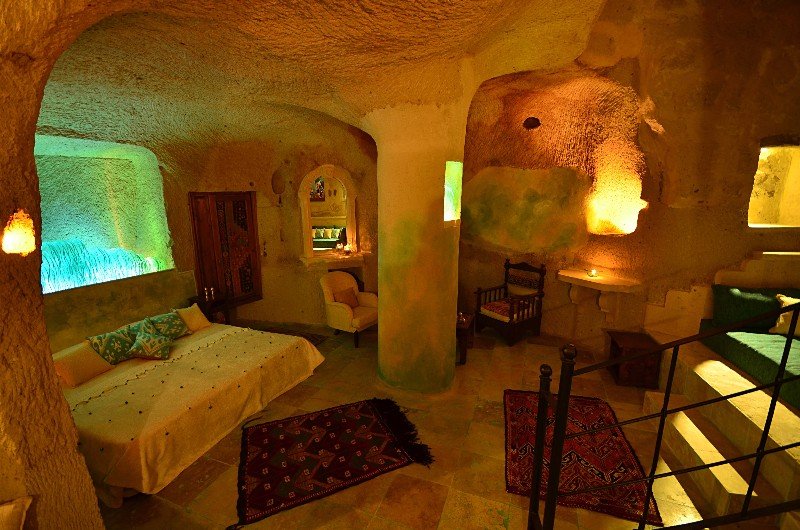 Blue Valley Cave Hotel