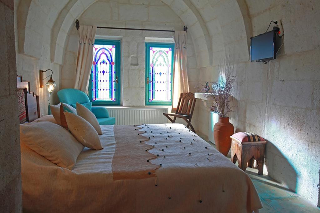 Blue Valley Cave Hotel