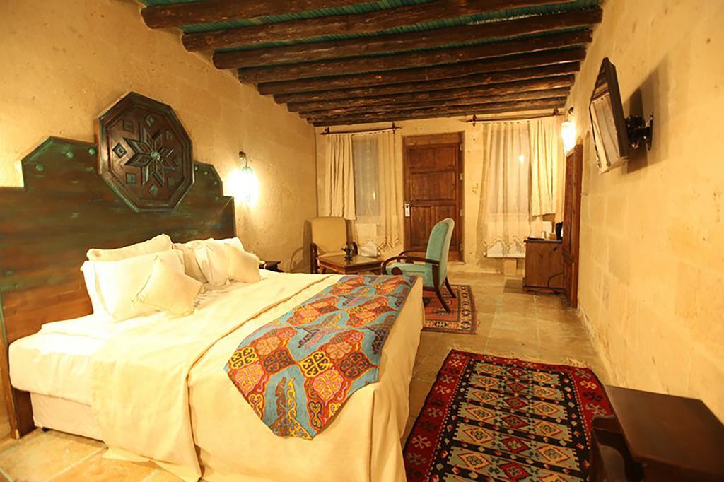 Blue Valley Cave Hotel
