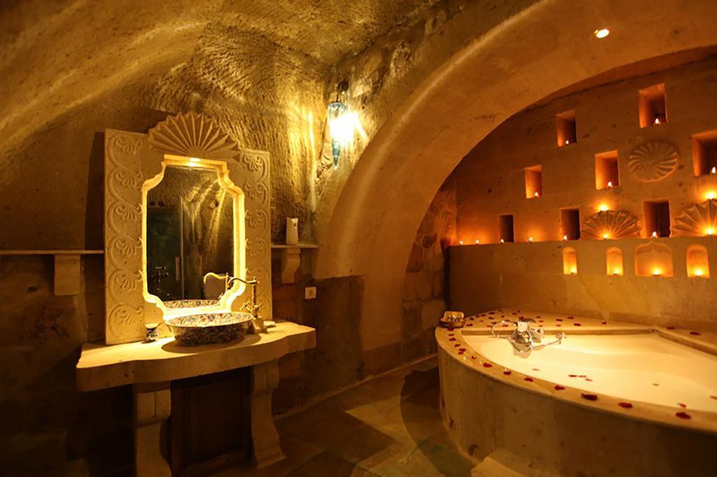 Blue Valley Cave Hotel