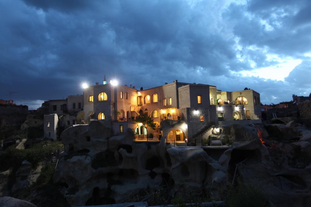Blue Valley Cave Hotel