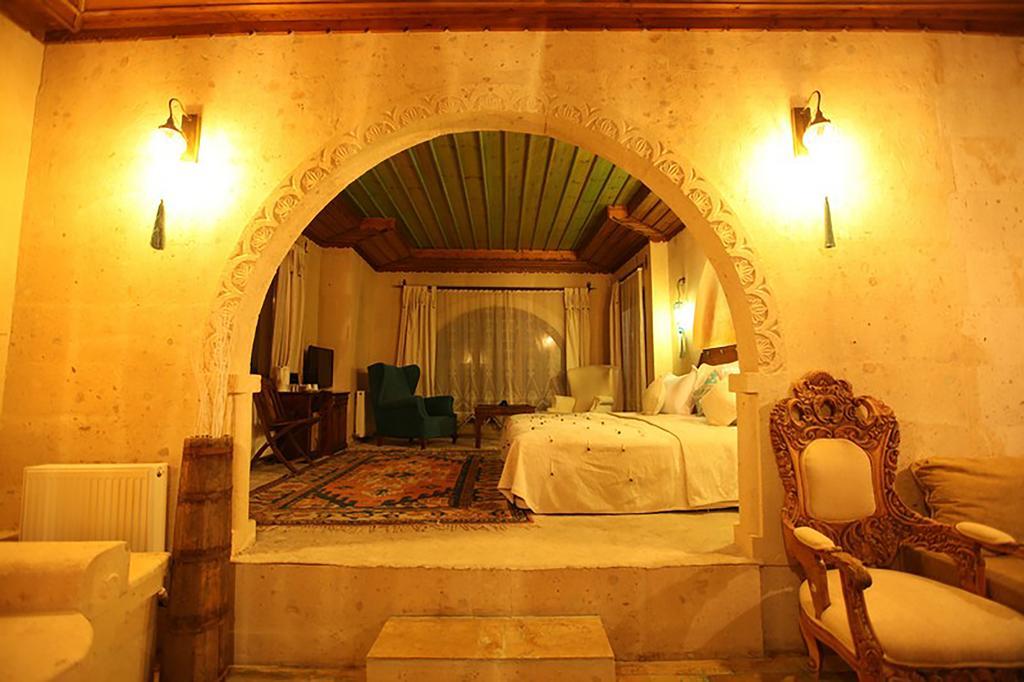 Blue Valley Cave Hotel