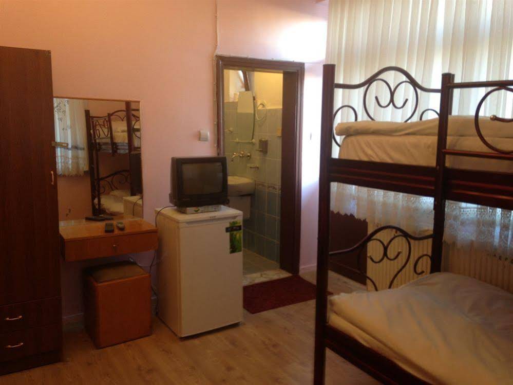 Dedeli Deluxe Hotel