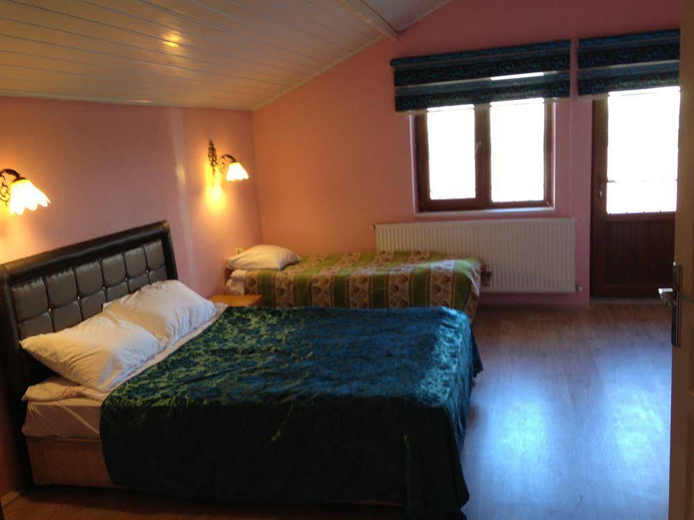 Dedeli Deluxe Hotel