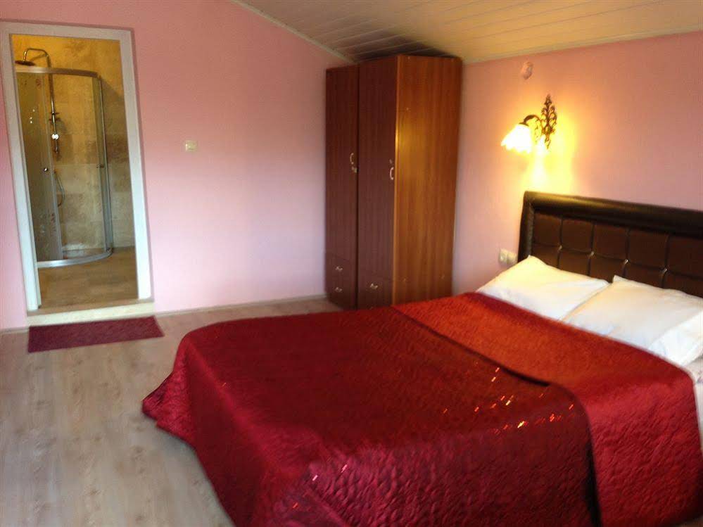Dedeli Deluxe Hotel