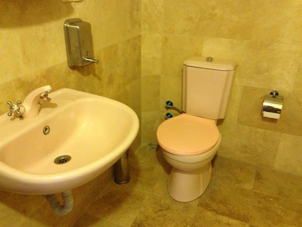 Dedeli Deluxe Hotel