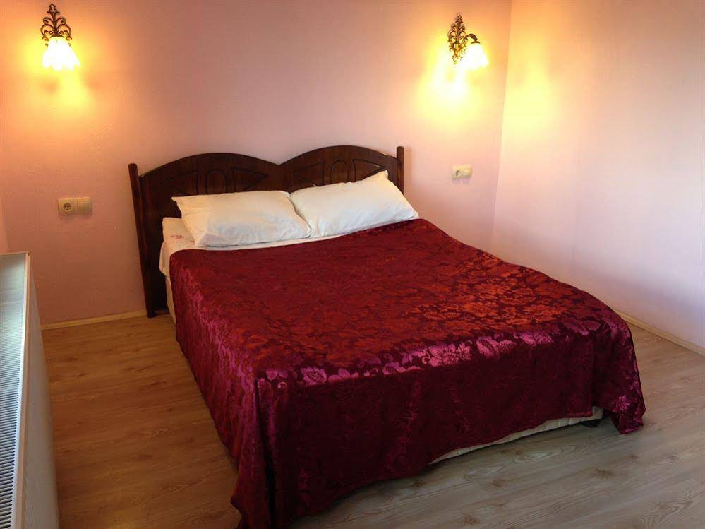 Dedeli Deluxe Hotel