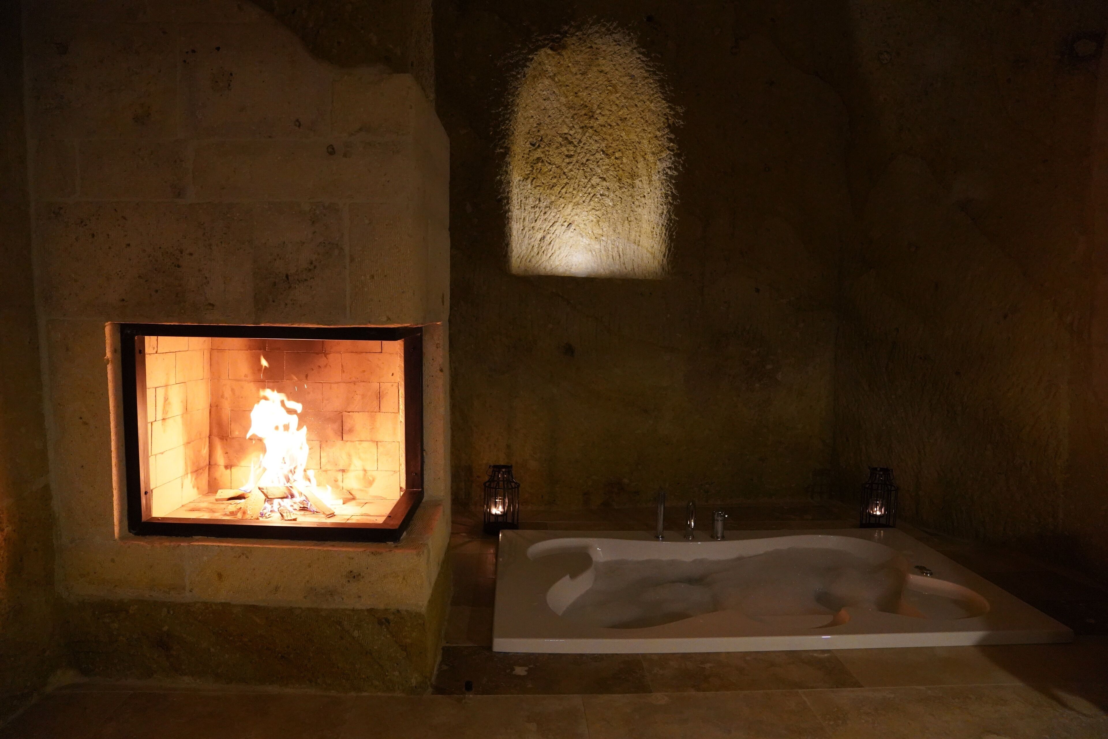 Evanthia Cave Suites