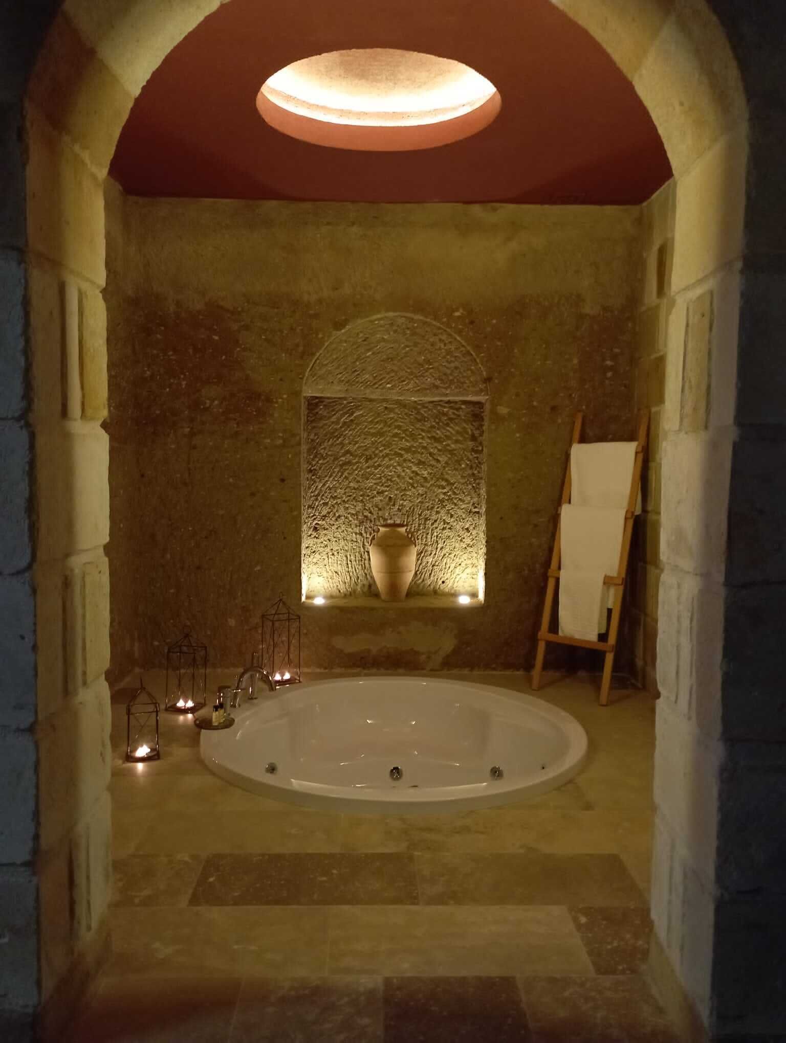 Evanthia Cave Suites
