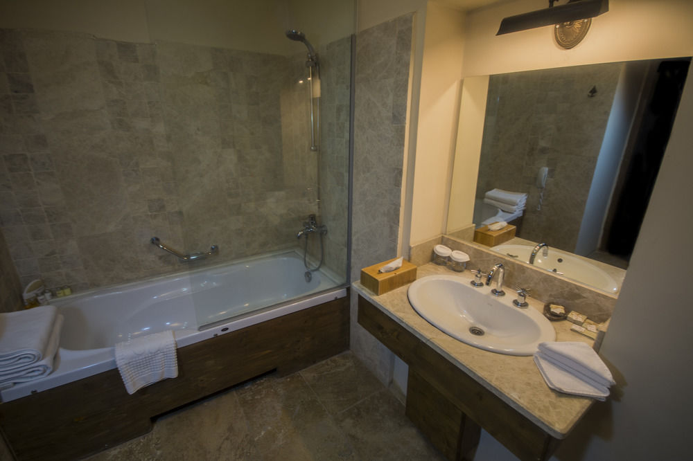Fresco Cave Suites & Mansions
