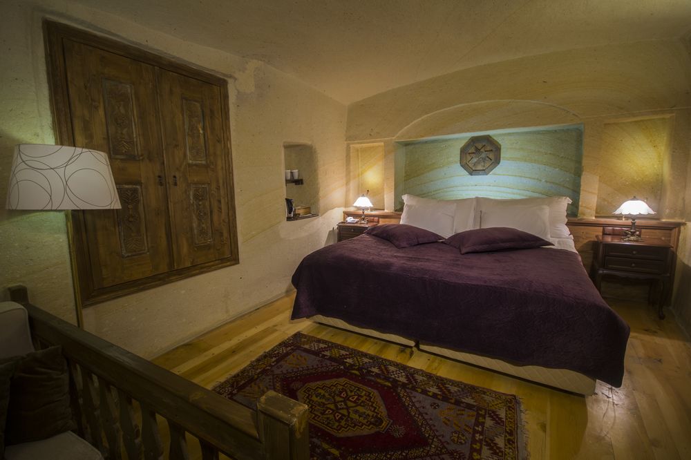 Fresco Cave Suites & Mansions