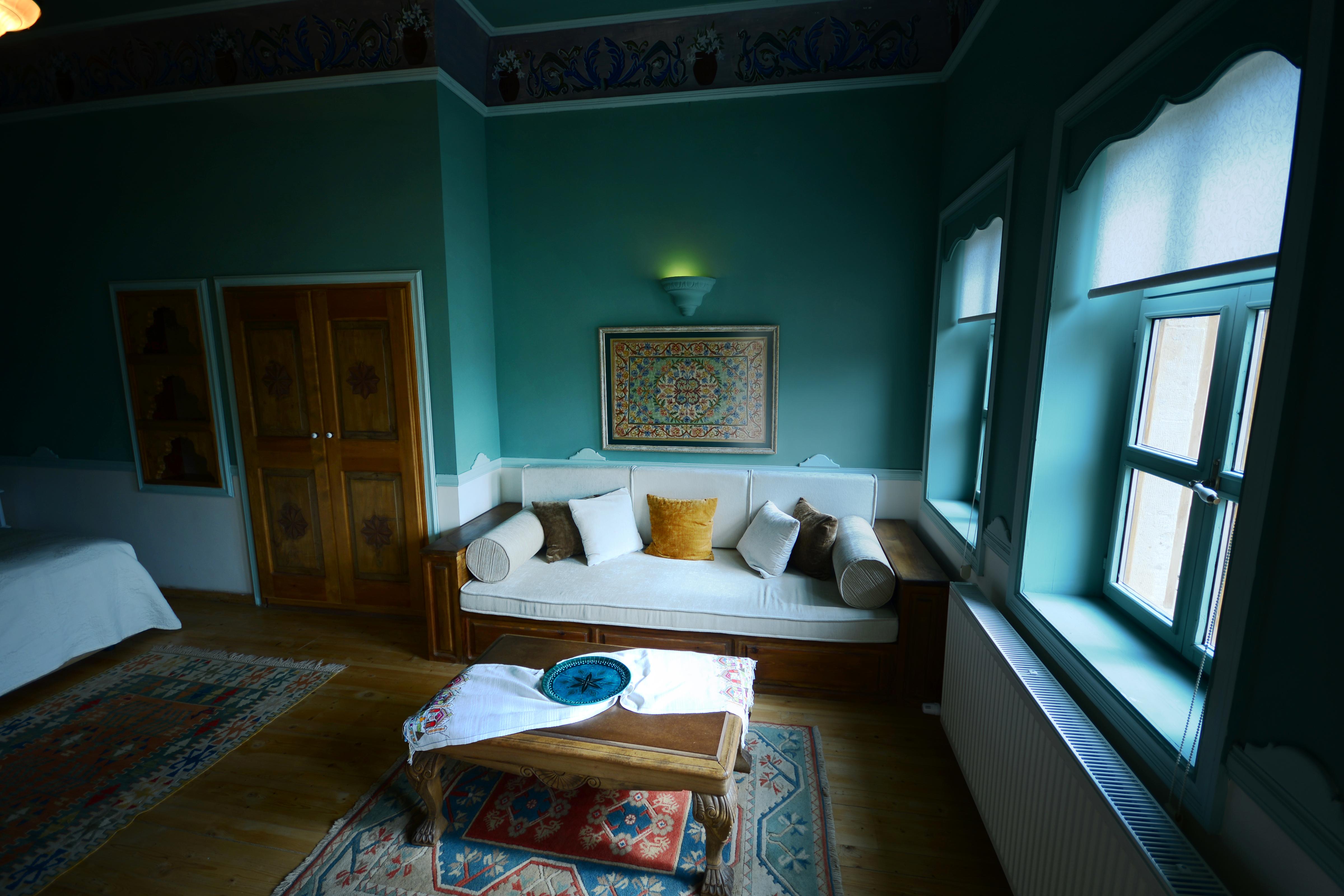 Fresco Cave Suites & Mansions