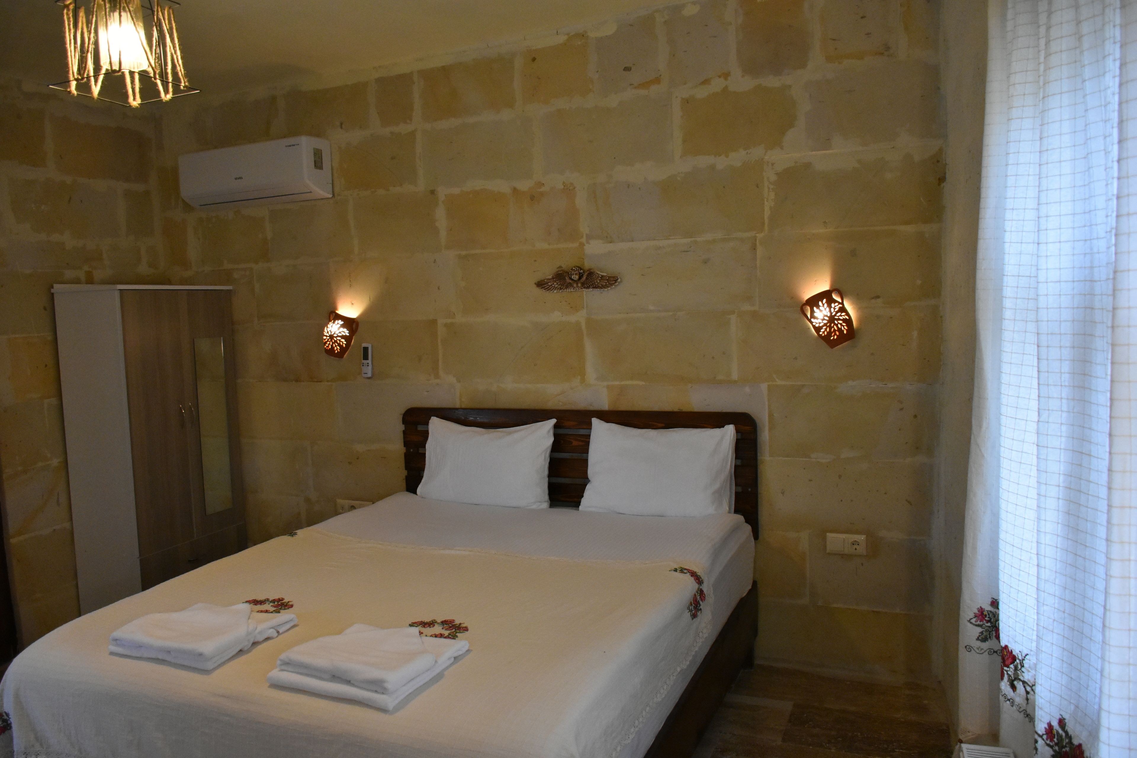 Glamada Cave Suite