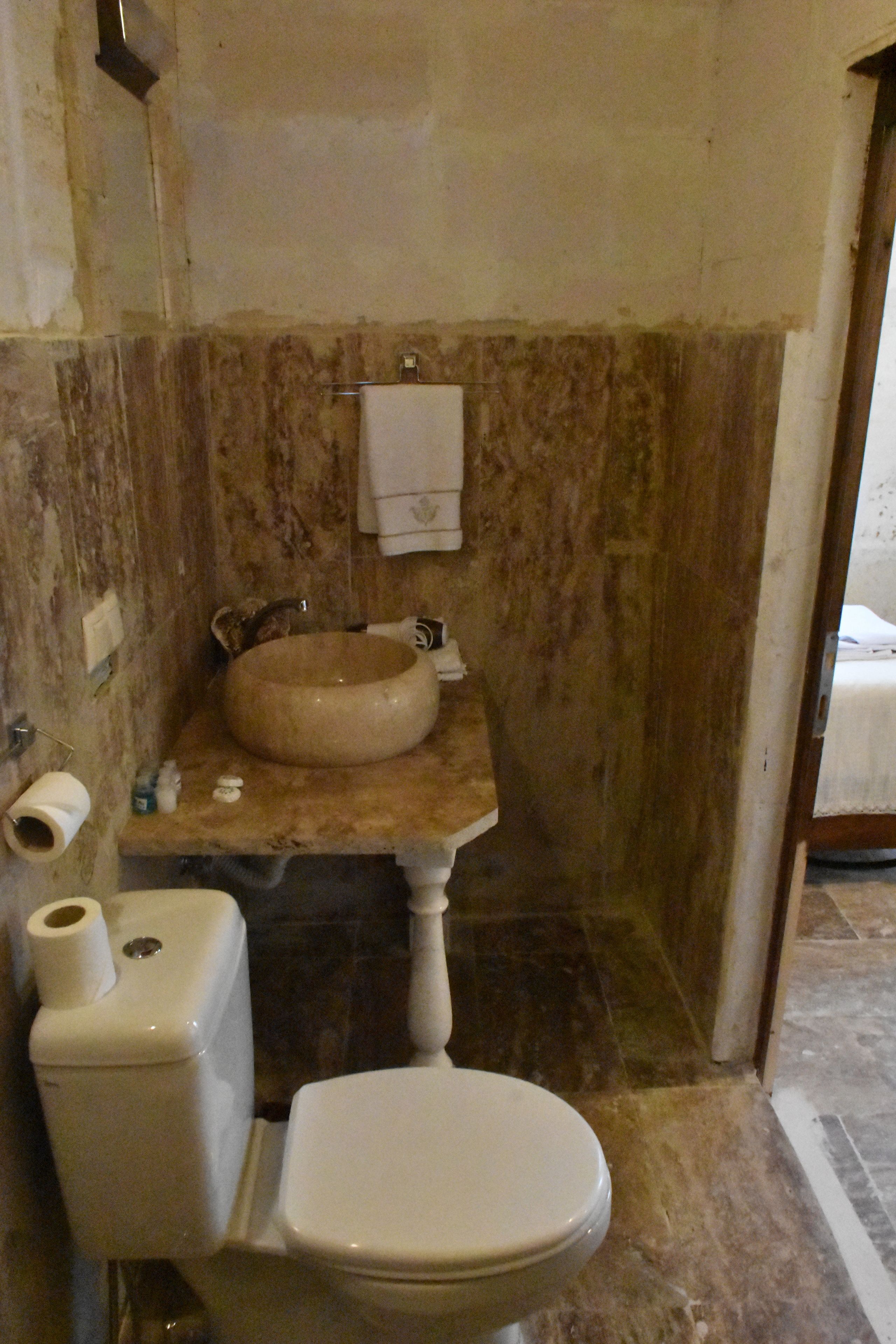 Glamada Cave Suite