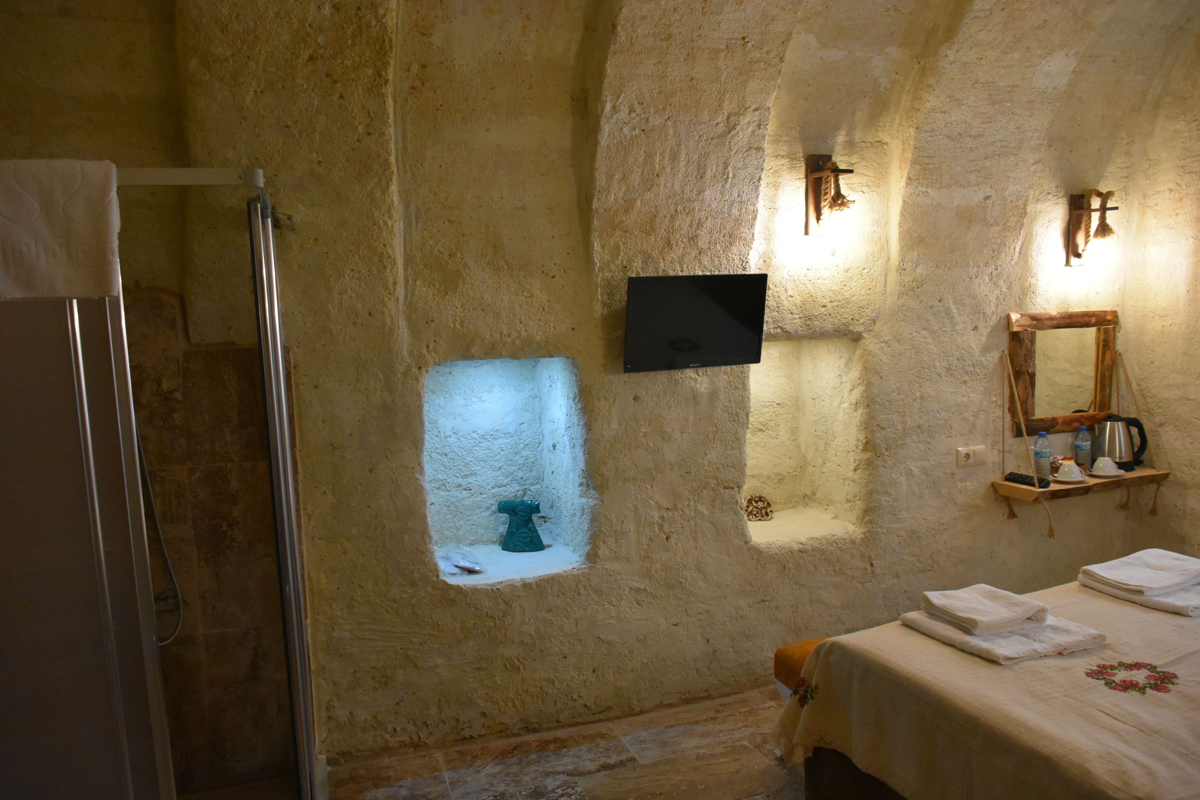 Glamada Cave Suite