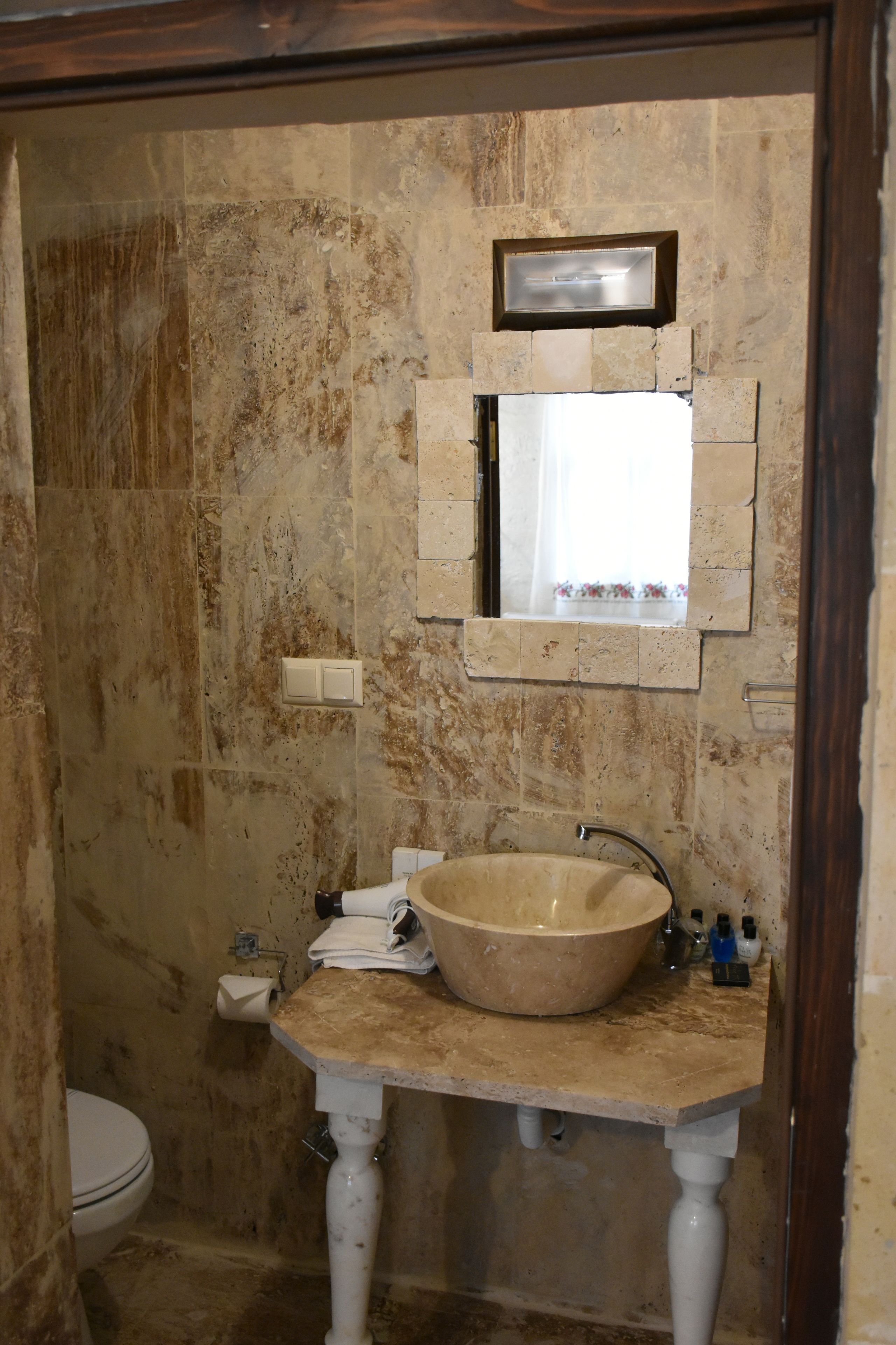 Glamada Cave Suite