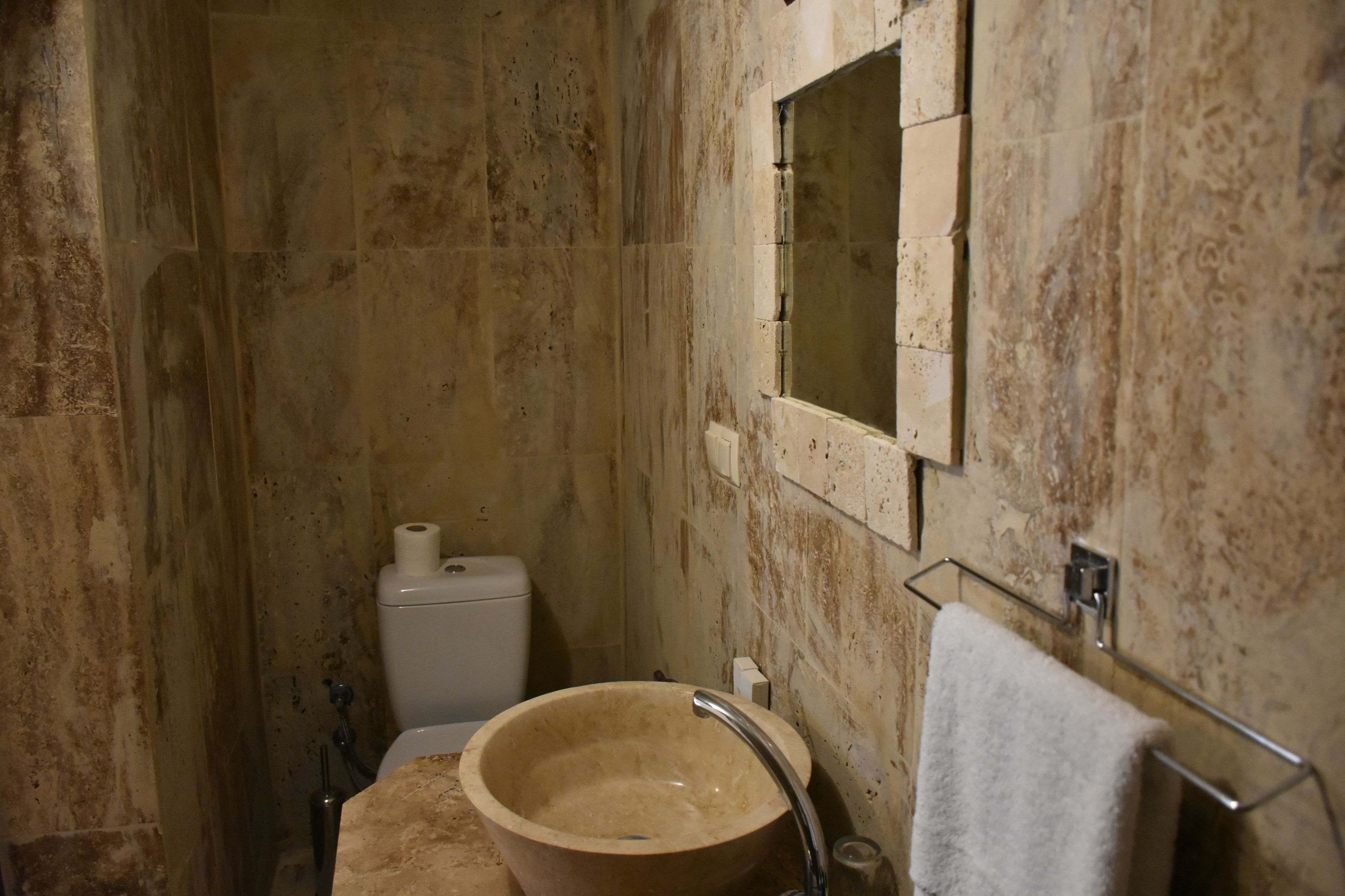 Glamada Cave Suite