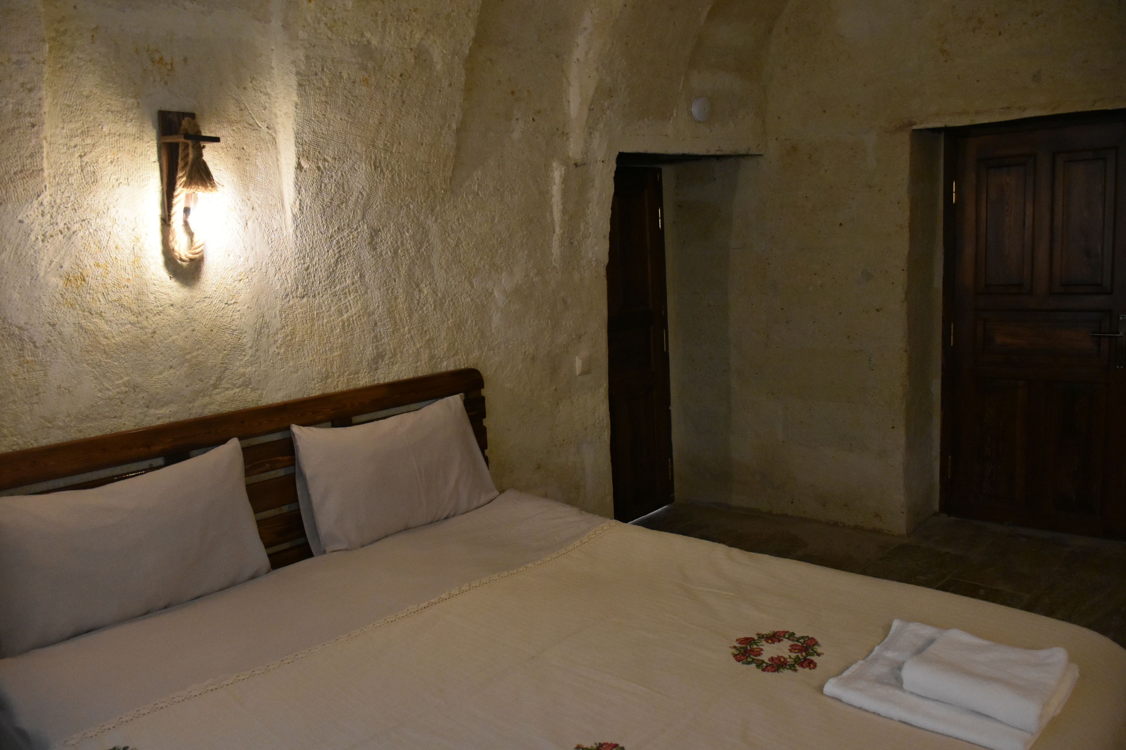 Glamada Cave Suite
