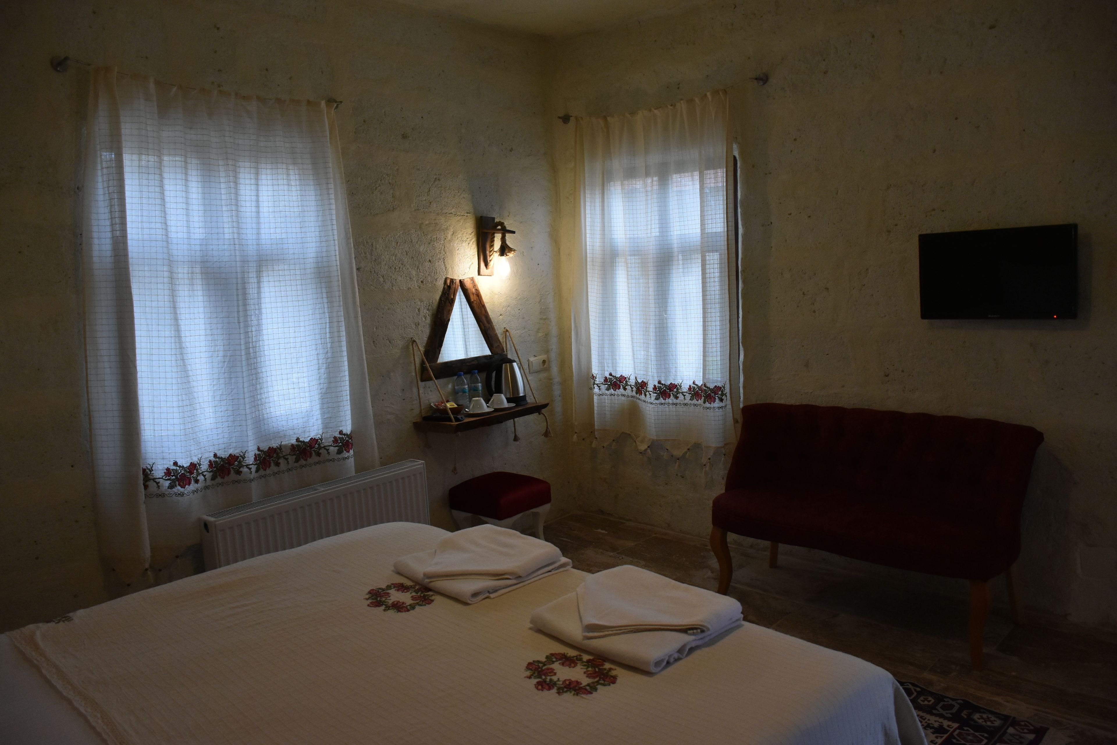 Glamada Cave Suite