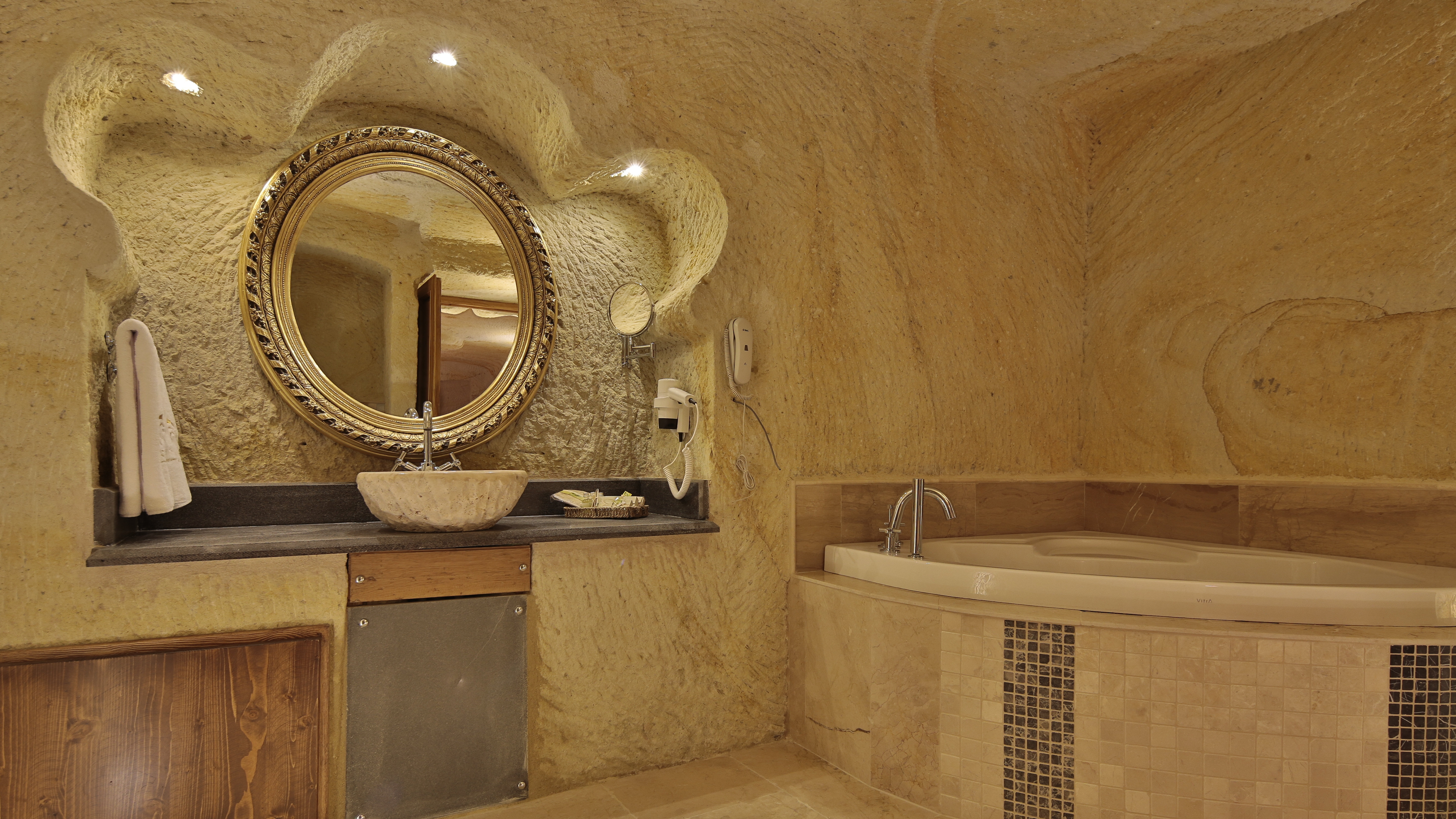 Golden Cave Suites