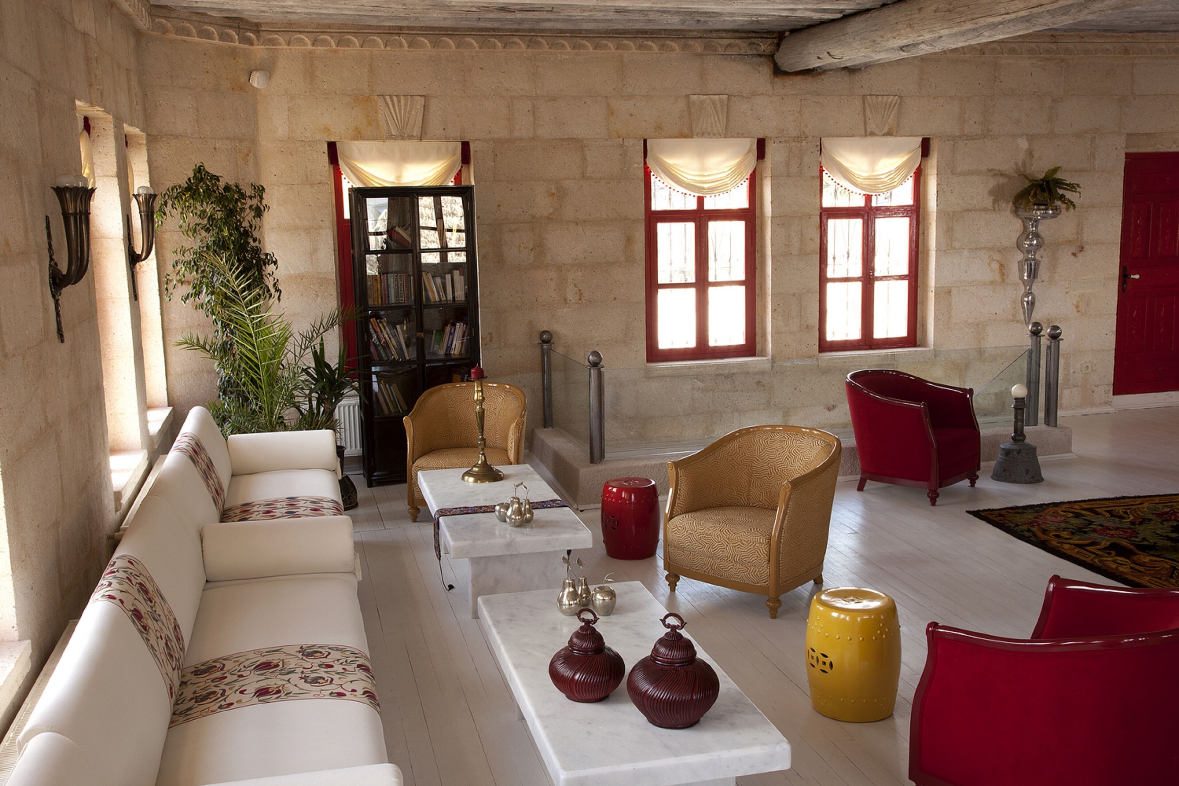 Hezen Cave Hotel