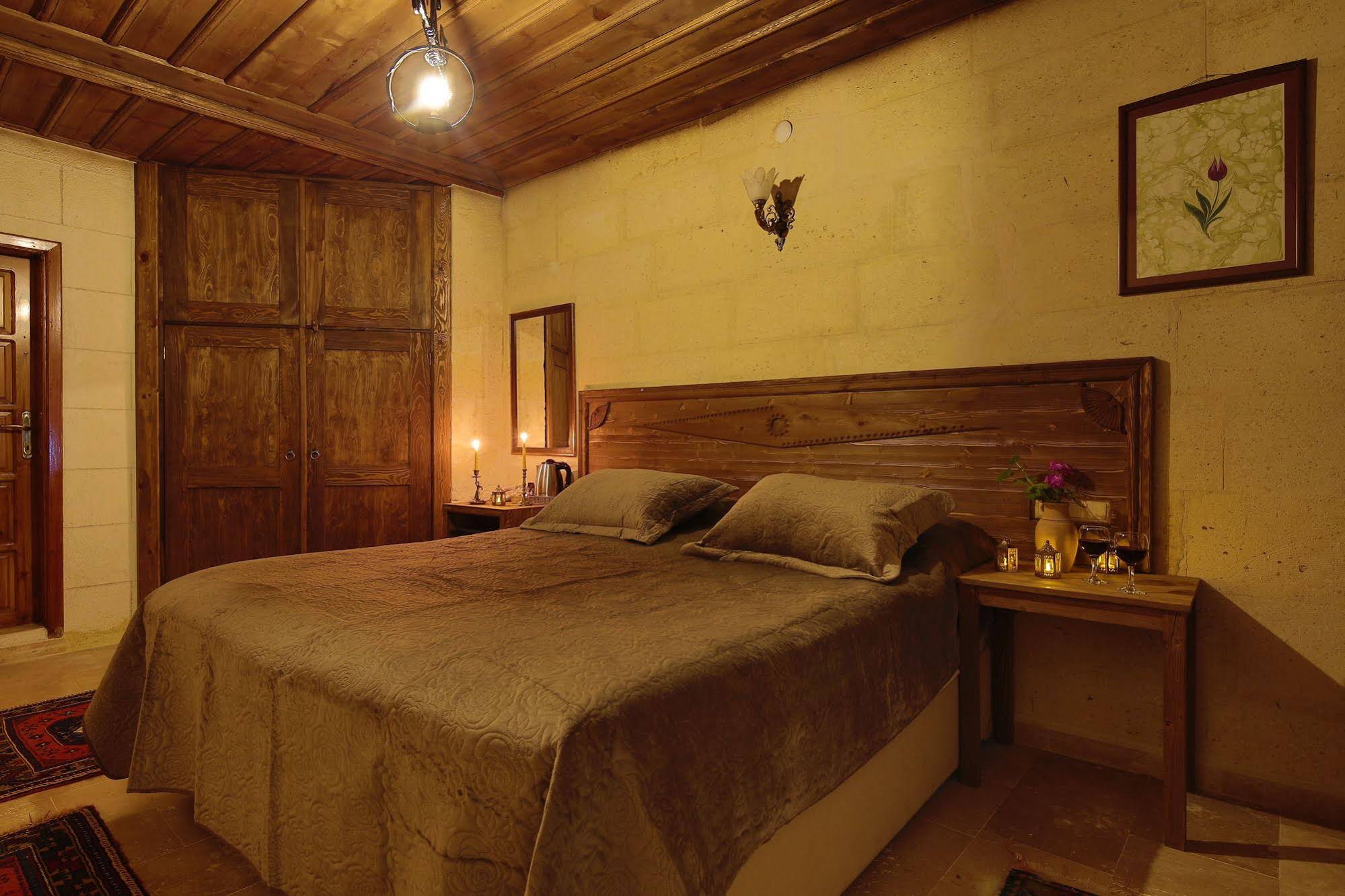 Jerveni Cave Hotel