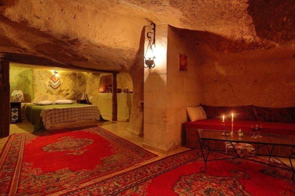 Jerveni Cave Hotel