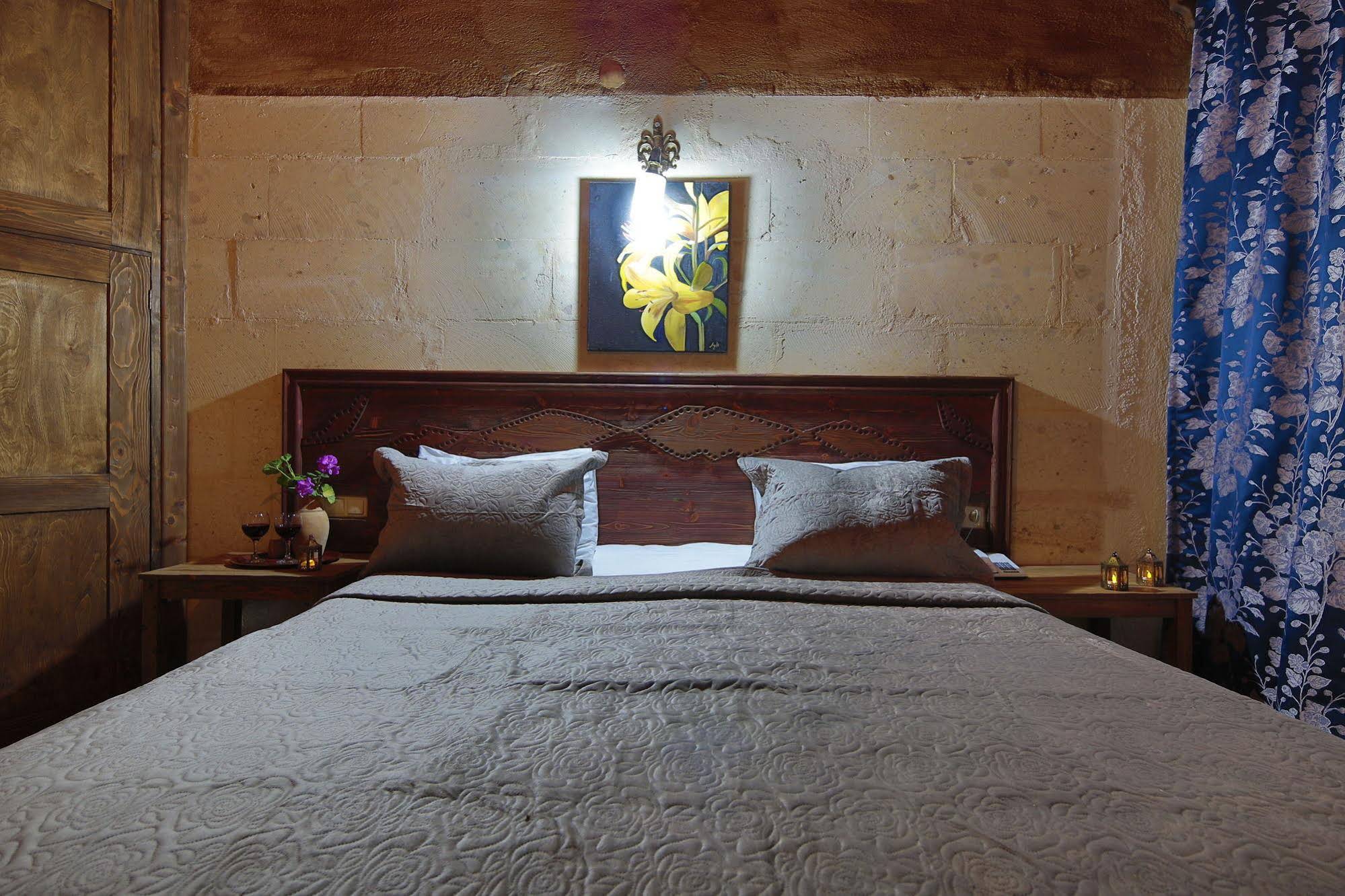 Jerveni Cave Hotel