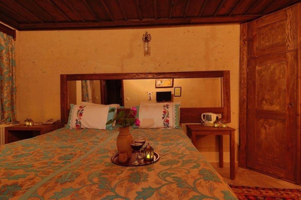 Jerveni Cave Hotel