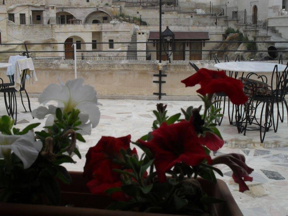 Jerveni Cave Hotel
