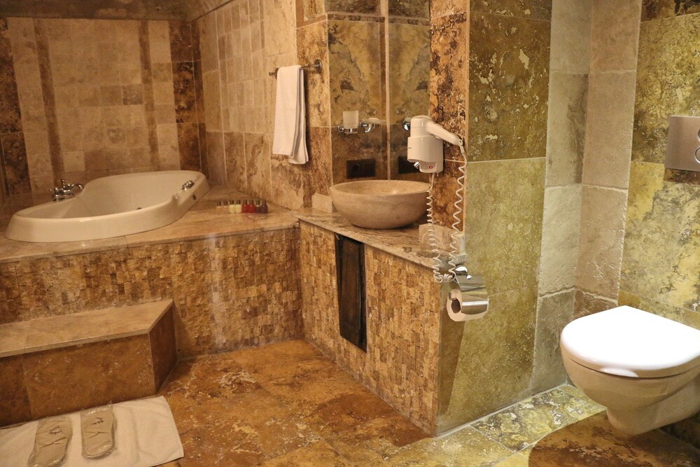 Kemerhan Cave Suites