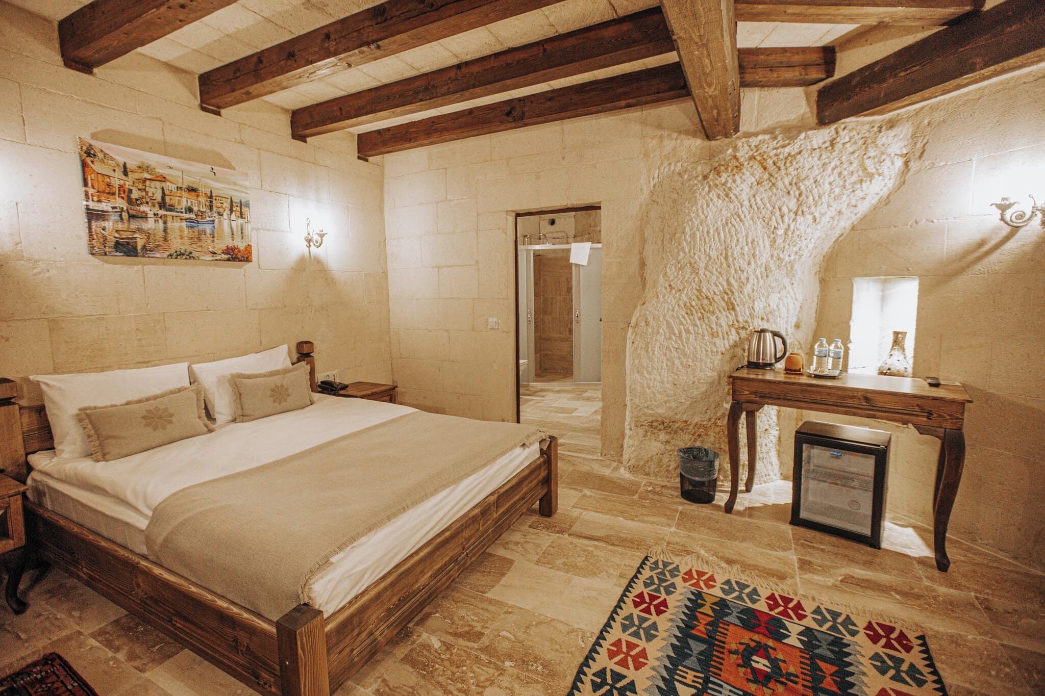 Lagania Cave Suites