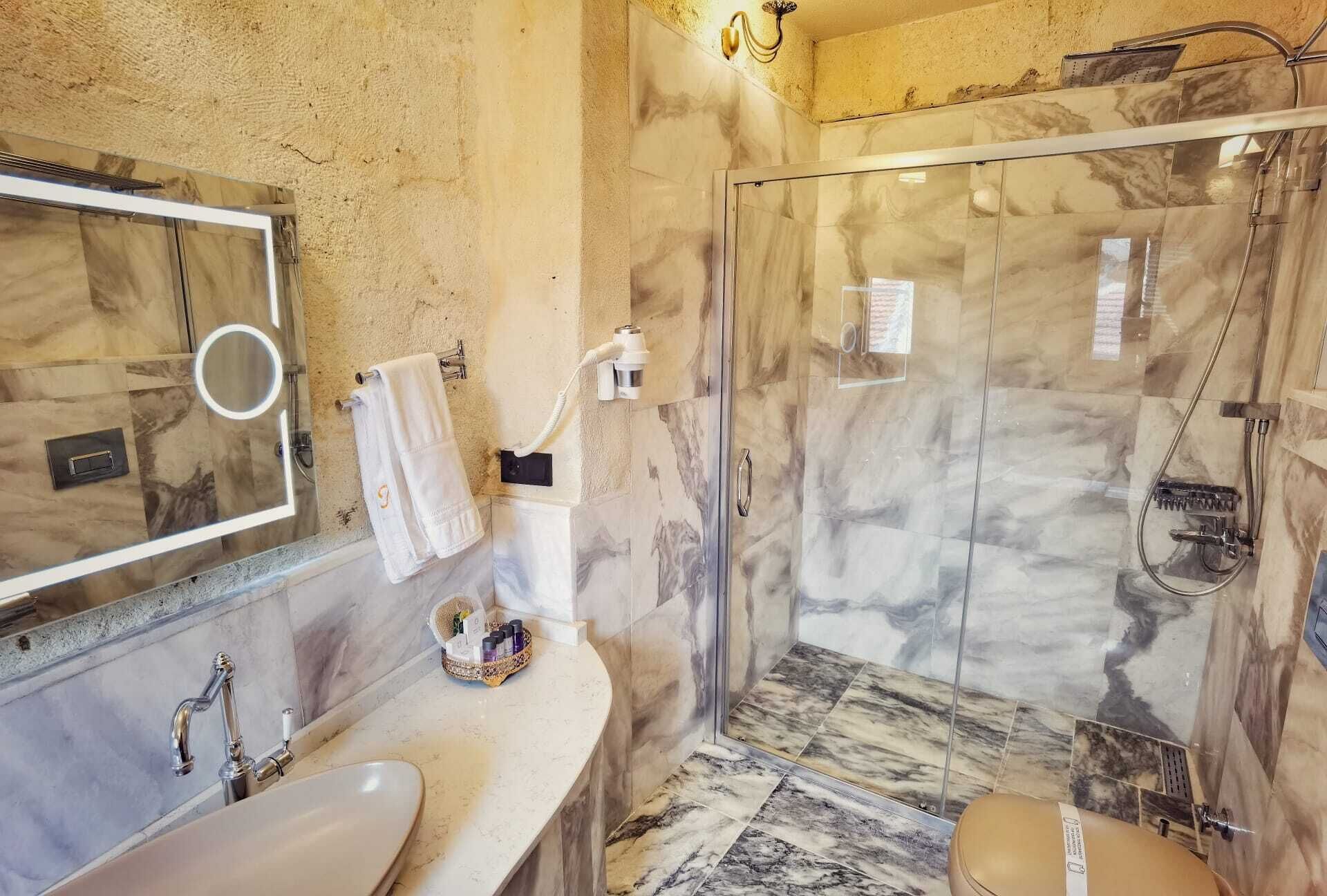 La Perla Cave Hotel