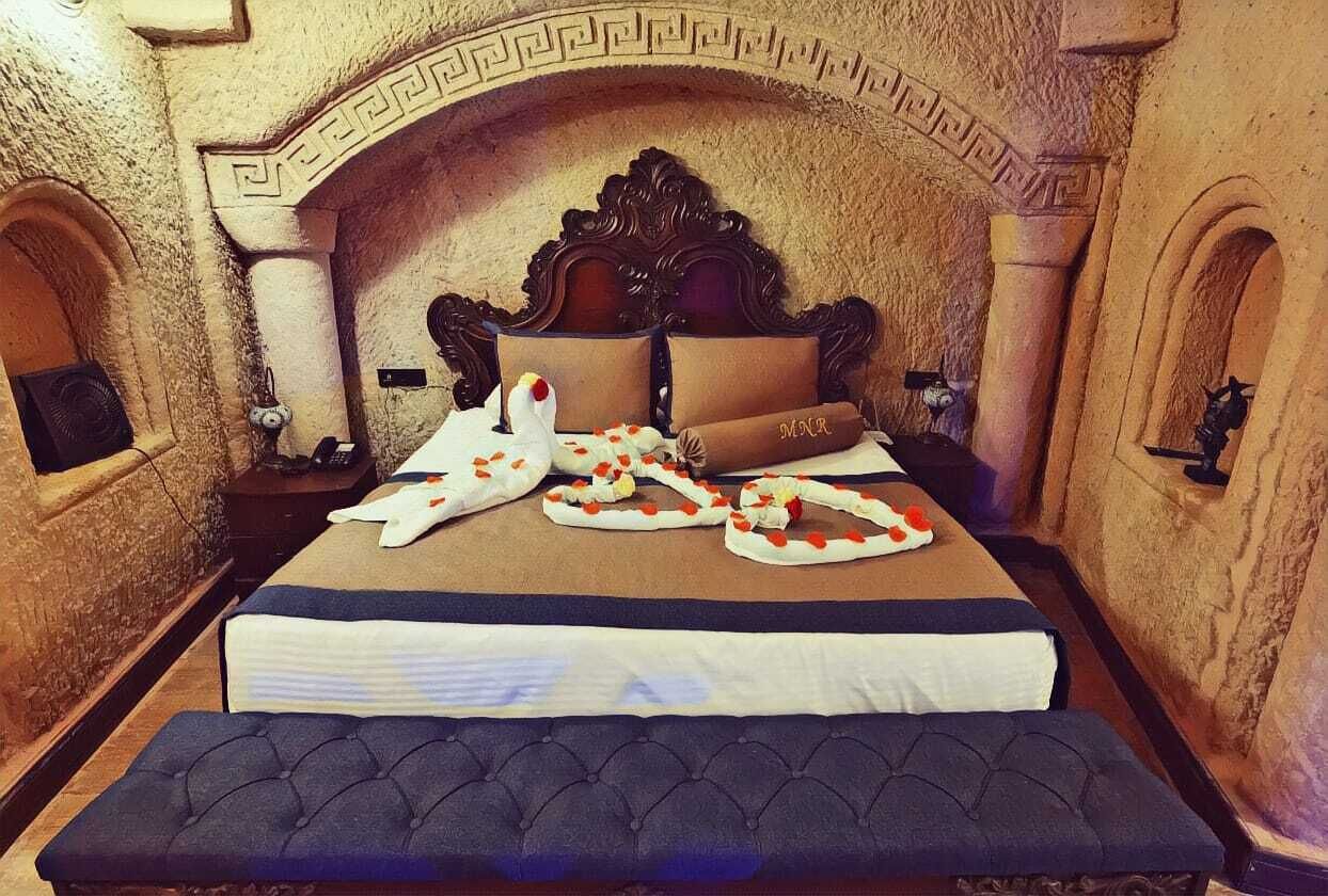La Perla Cave Hotel
