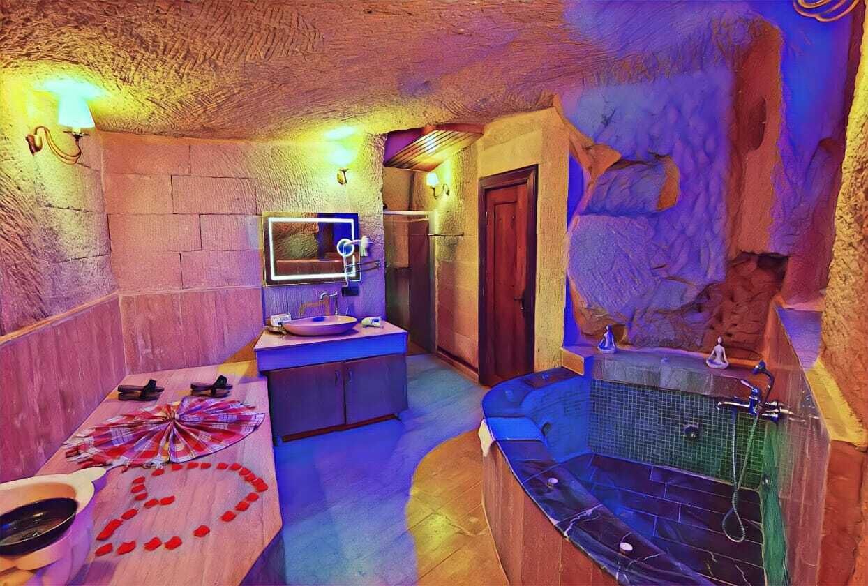 La Perla Cave Hotel