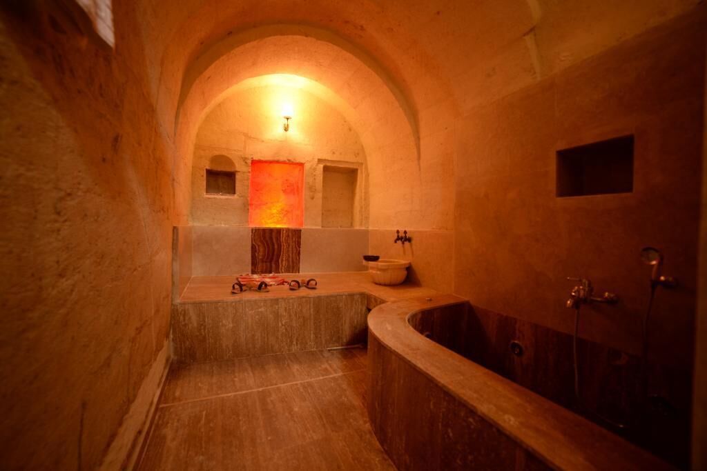 La Perla Cave Hotel