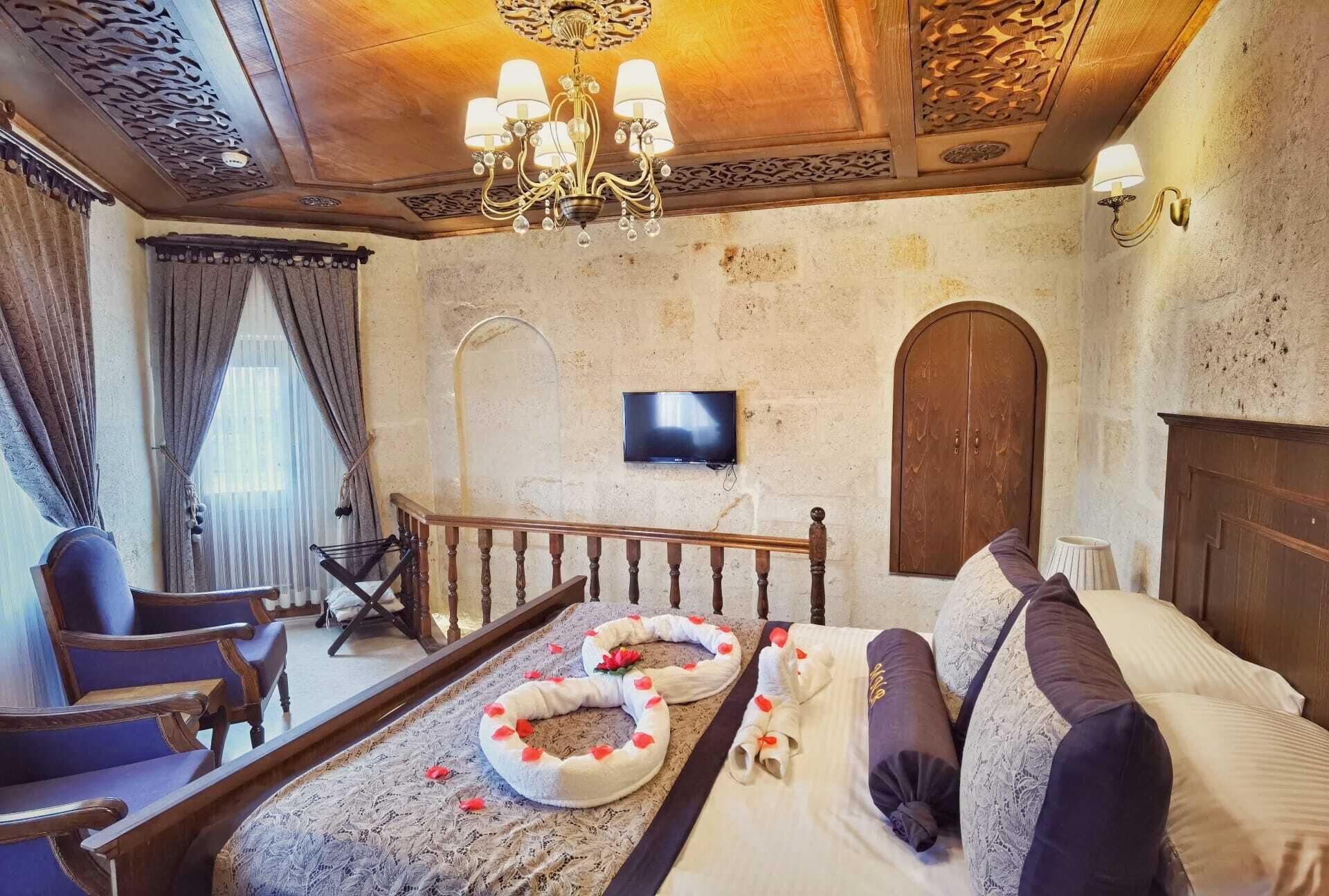 La Perla Cave Hotel
