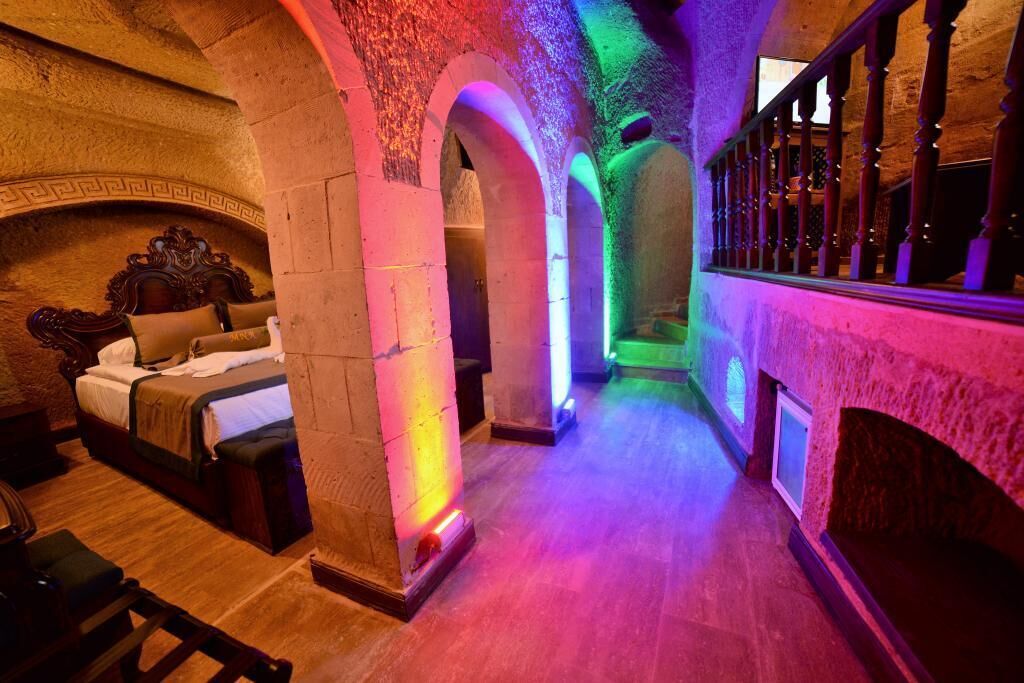 La Perla Cave Hotel
