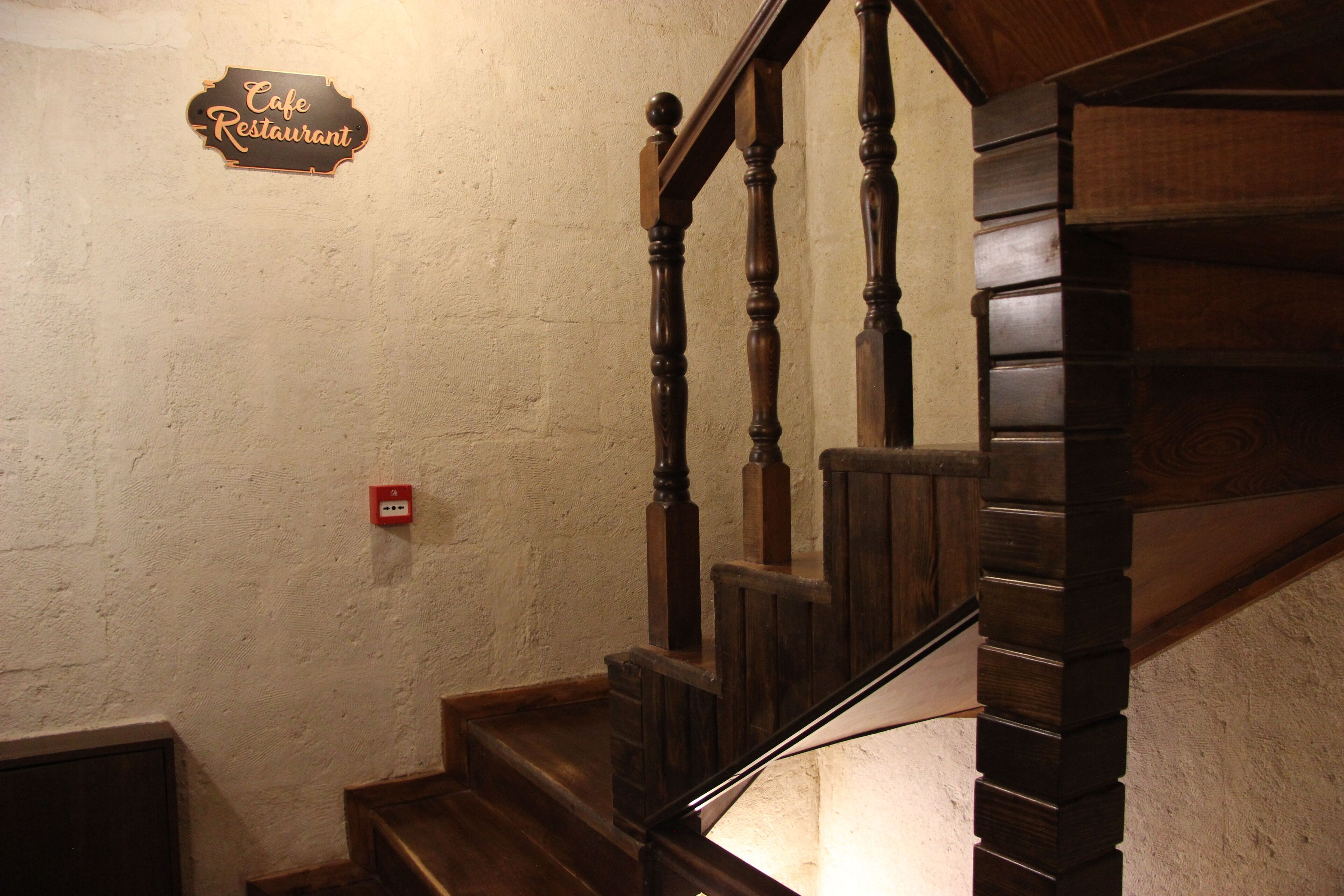 La Perla Cave Hotel