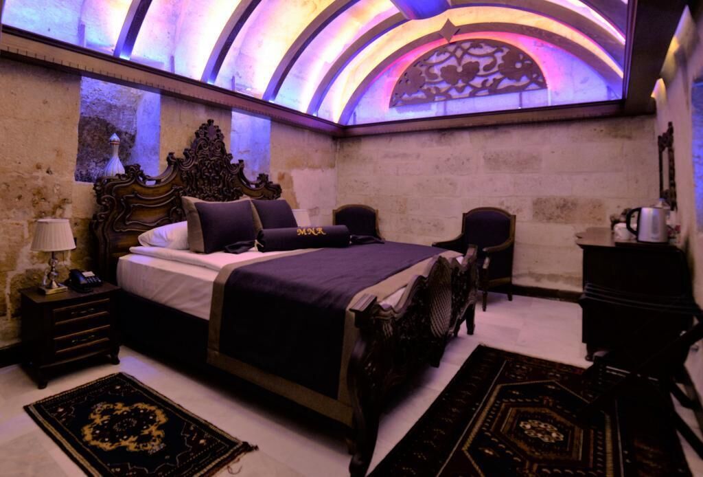 La Perla Cave Hotel