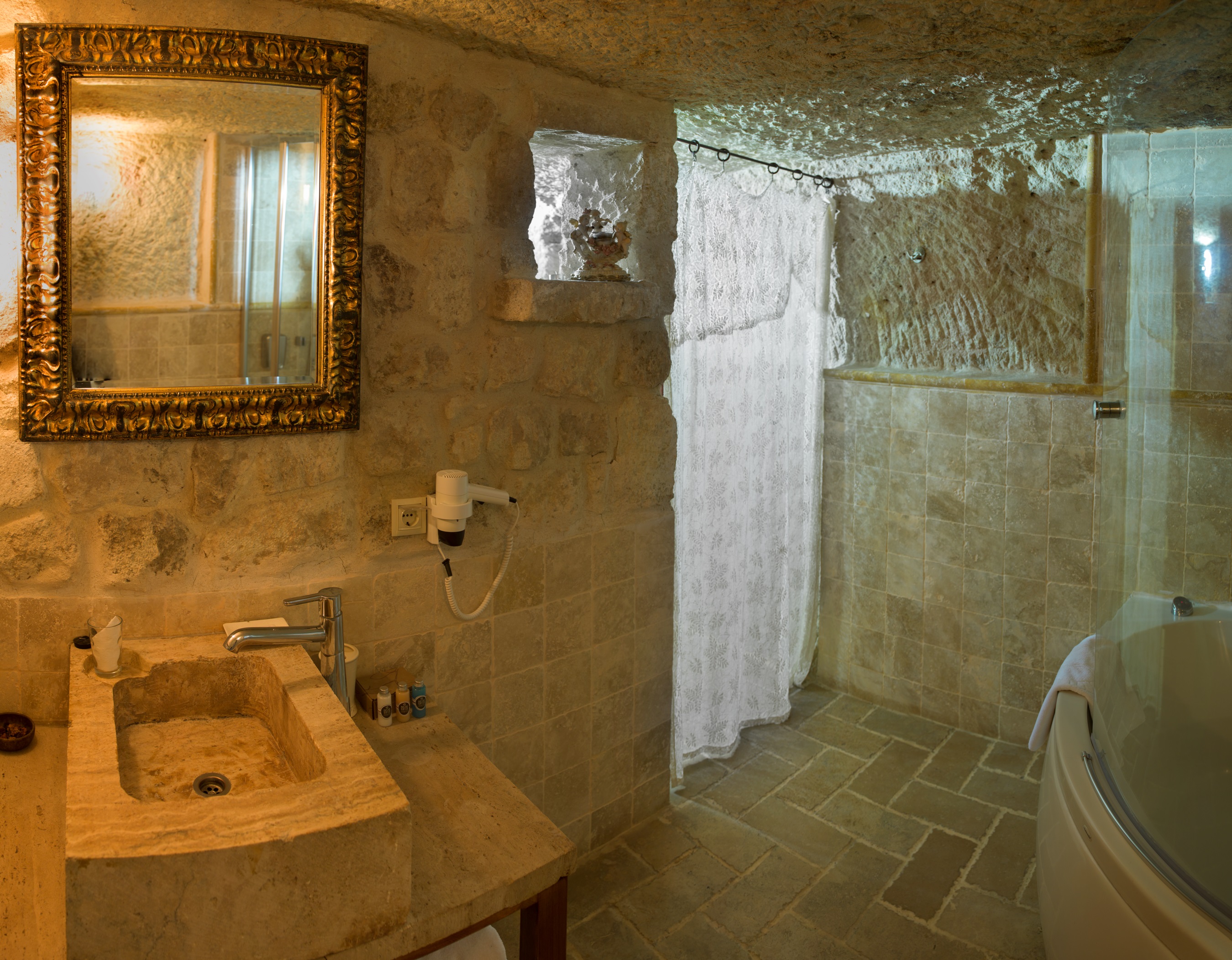 Melekler Evi Cave