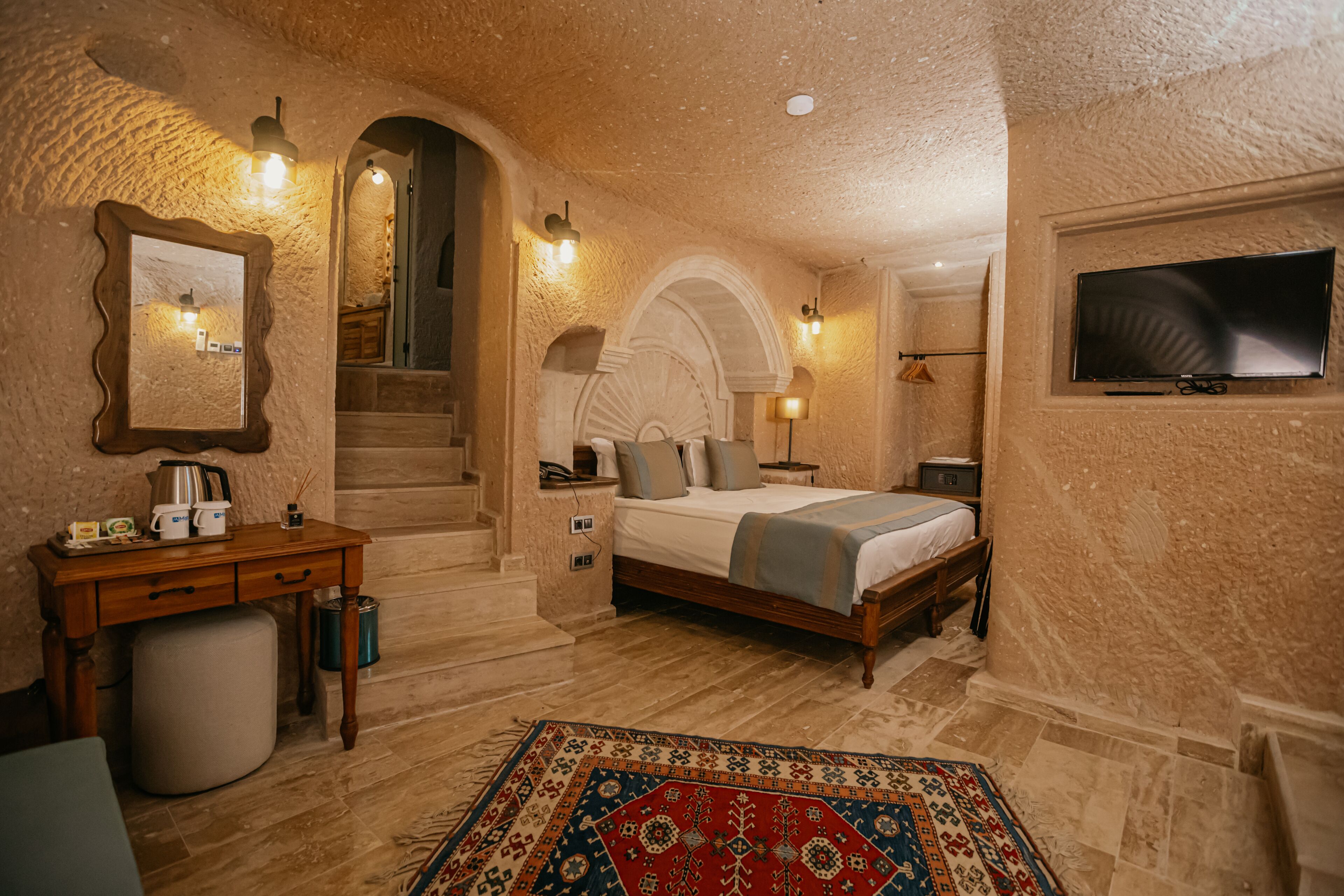 Misty Cave Hotel