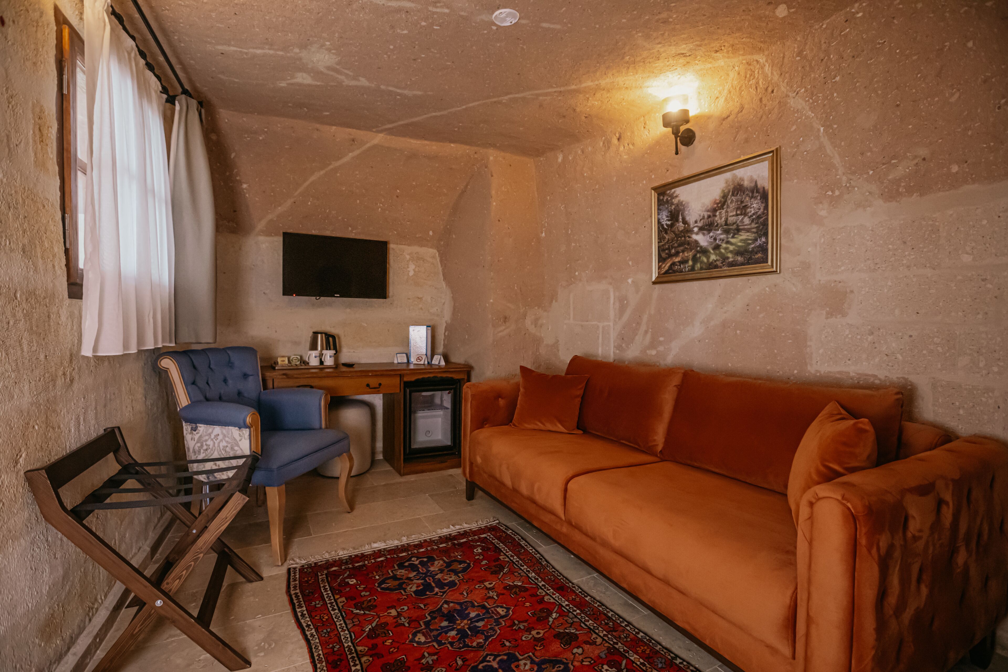 Misty Cave Hotel