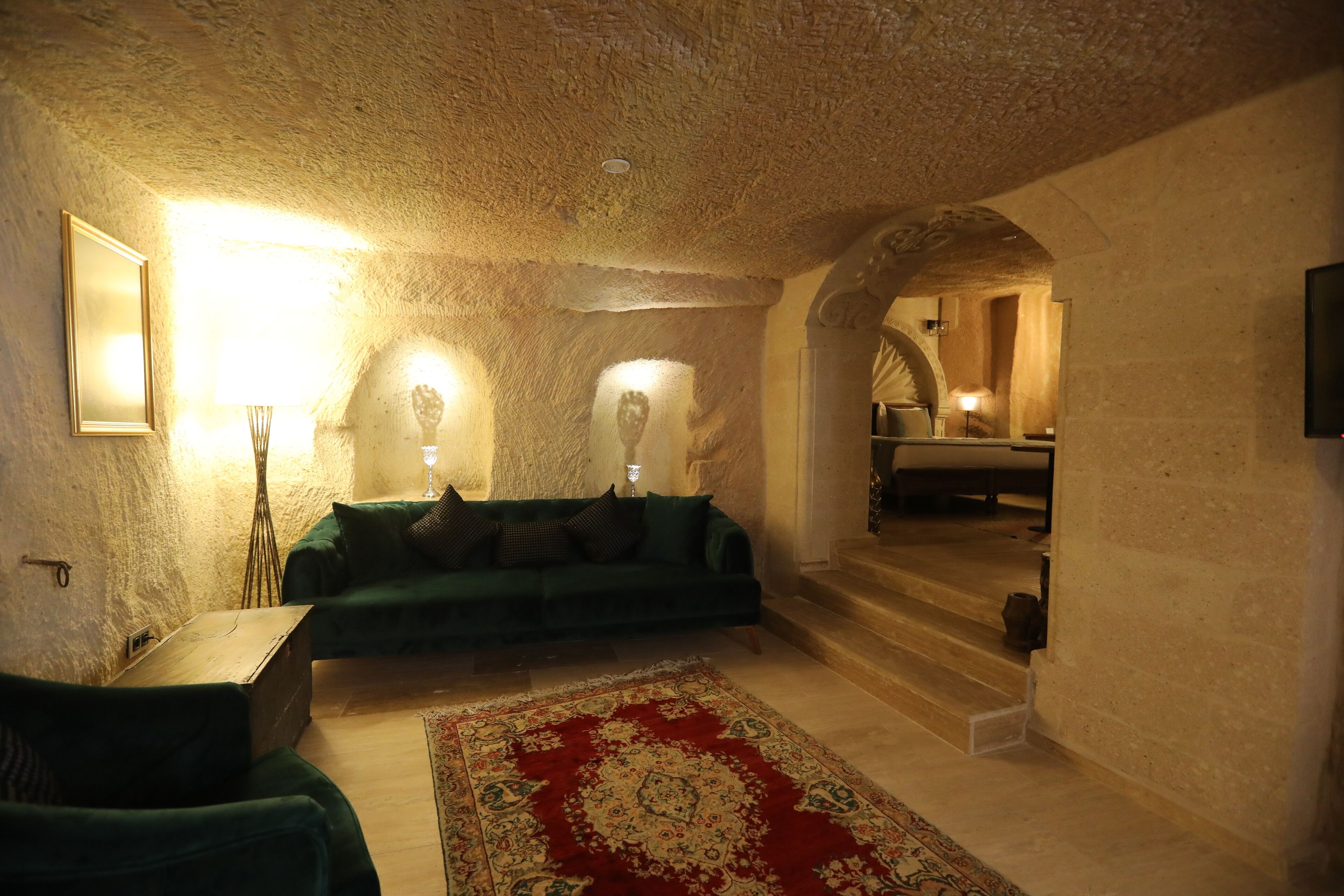 Misty Cave Hotel