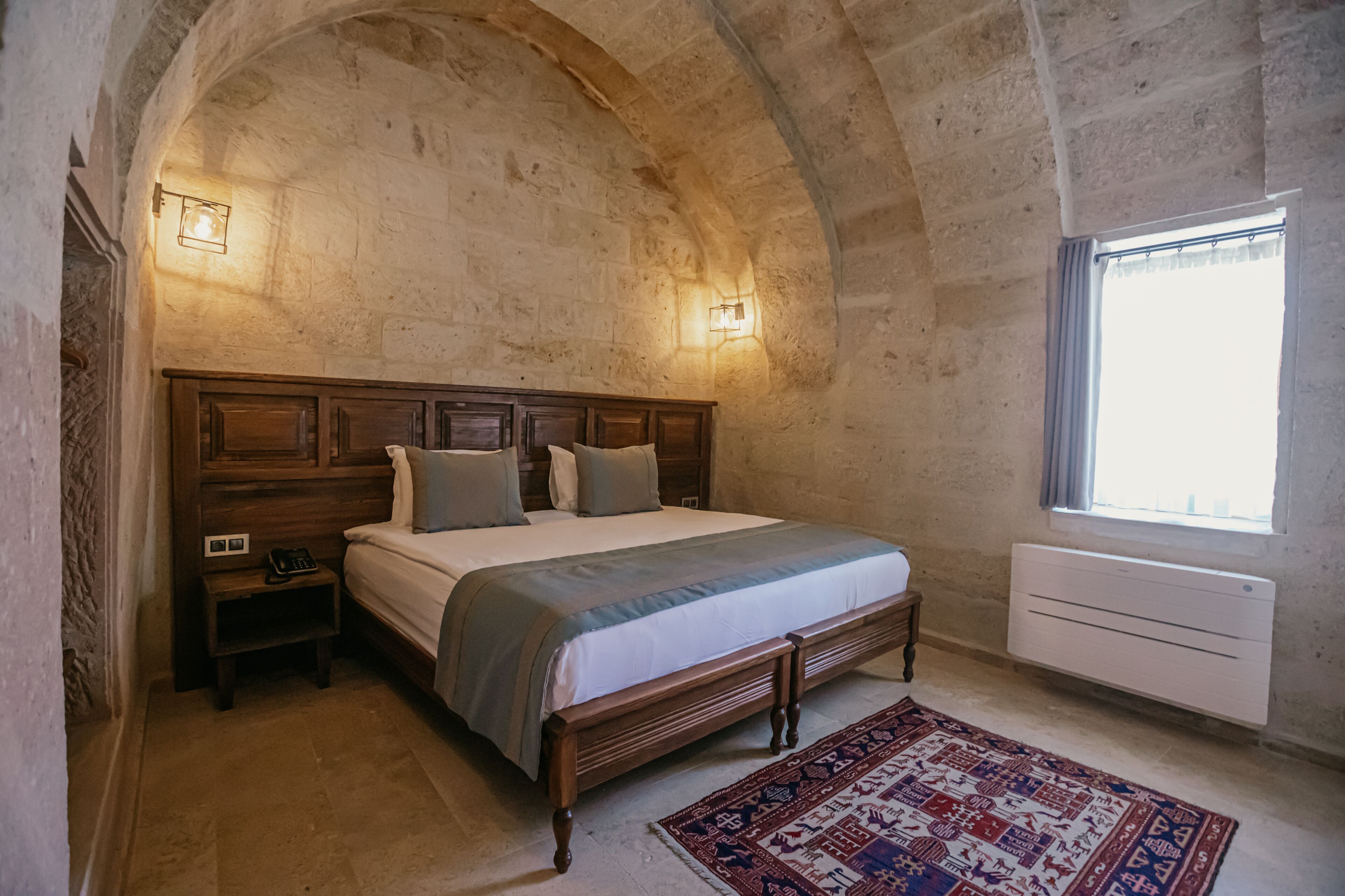 Misty Cave Hotel