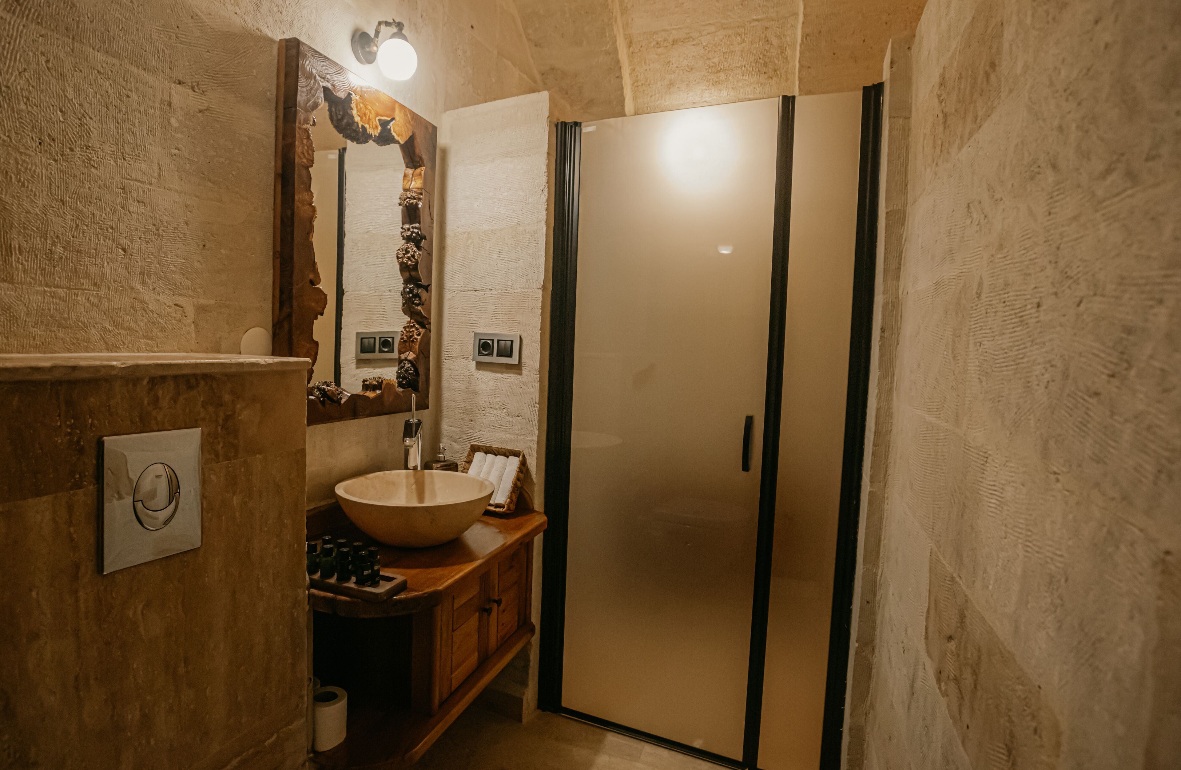 Misty Cave Hotel