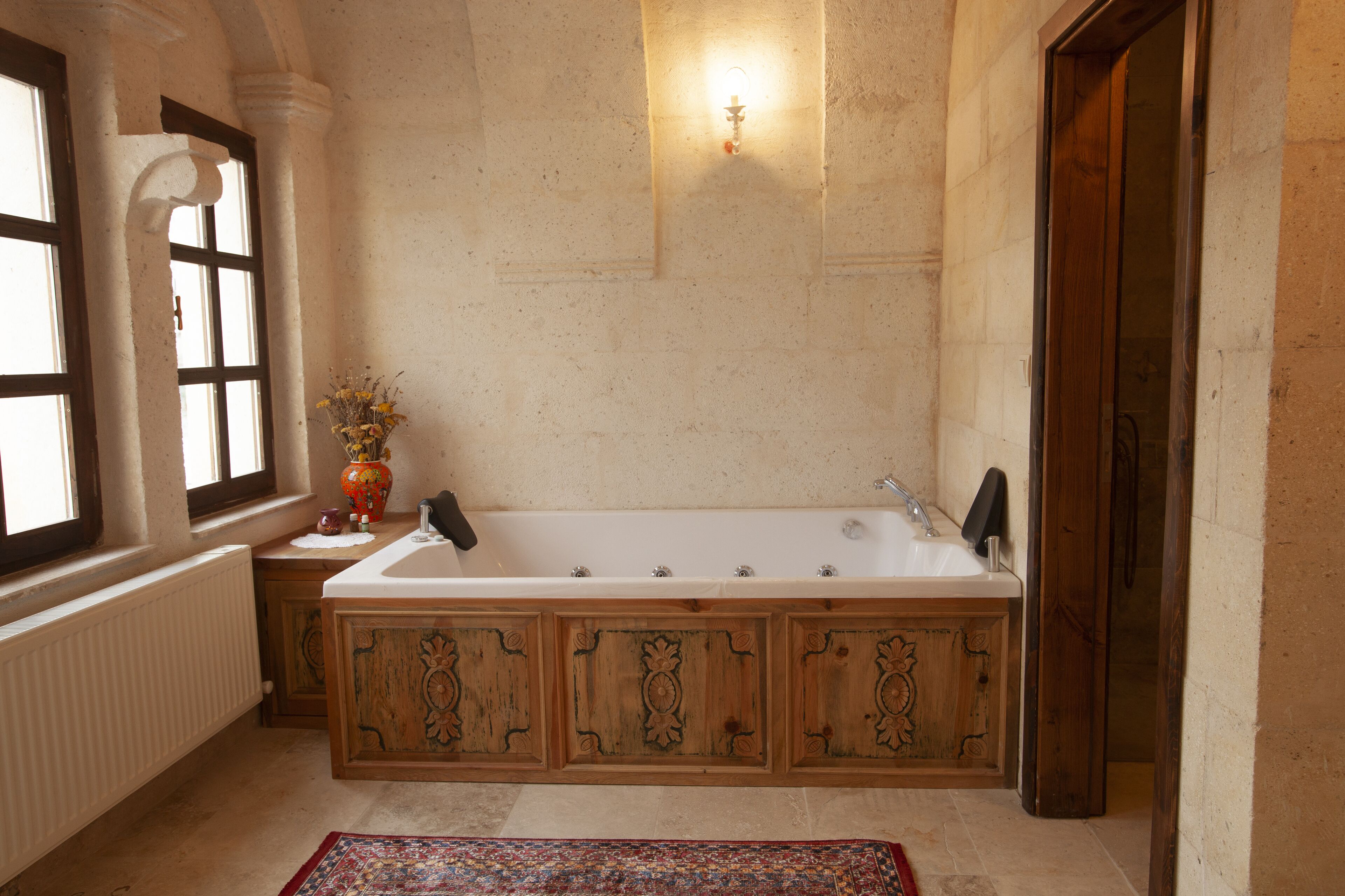 Narcissos Cave Hotel