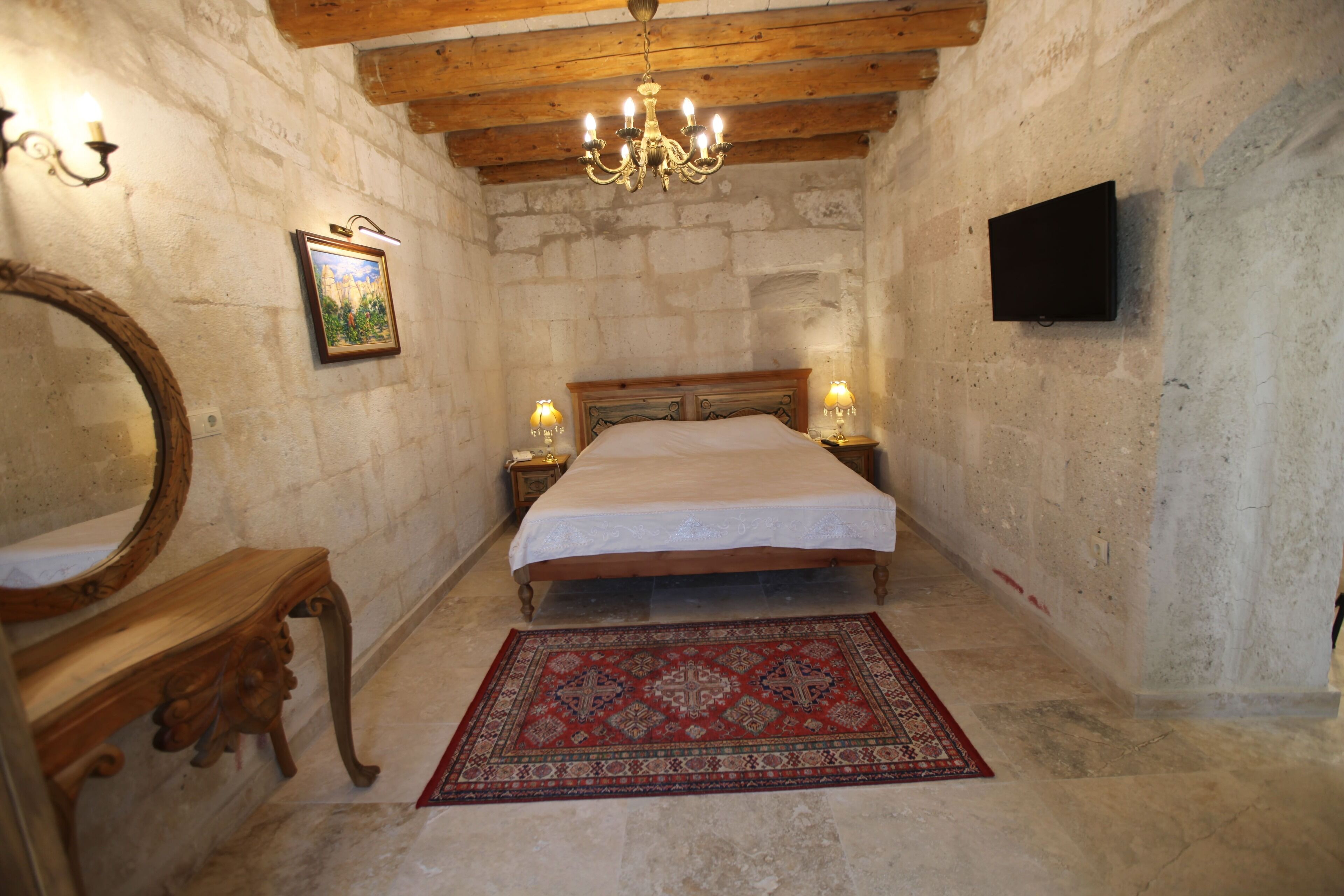 Narcissos Cave Hotel